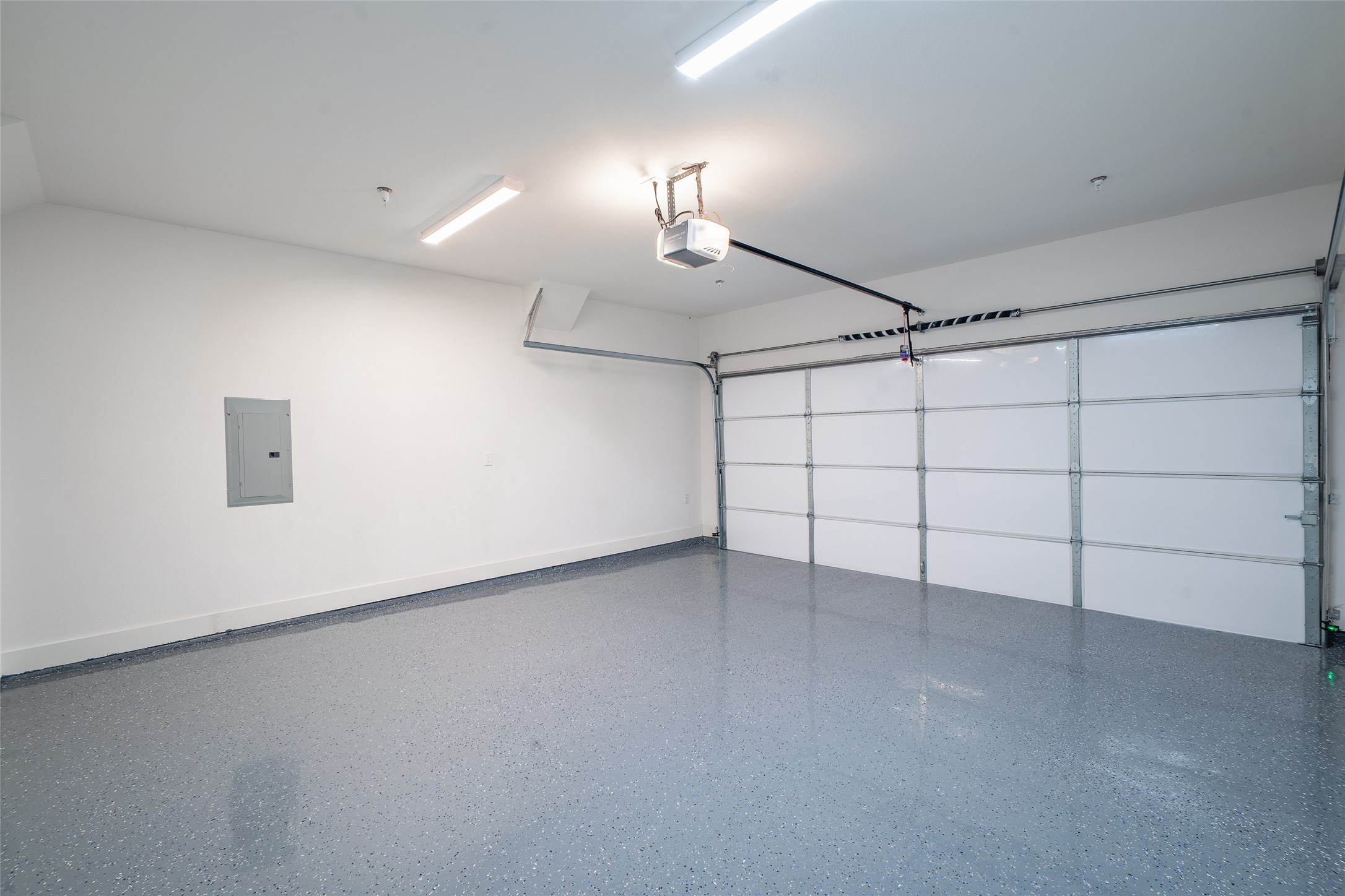 1921 N Prairie Avenue 104