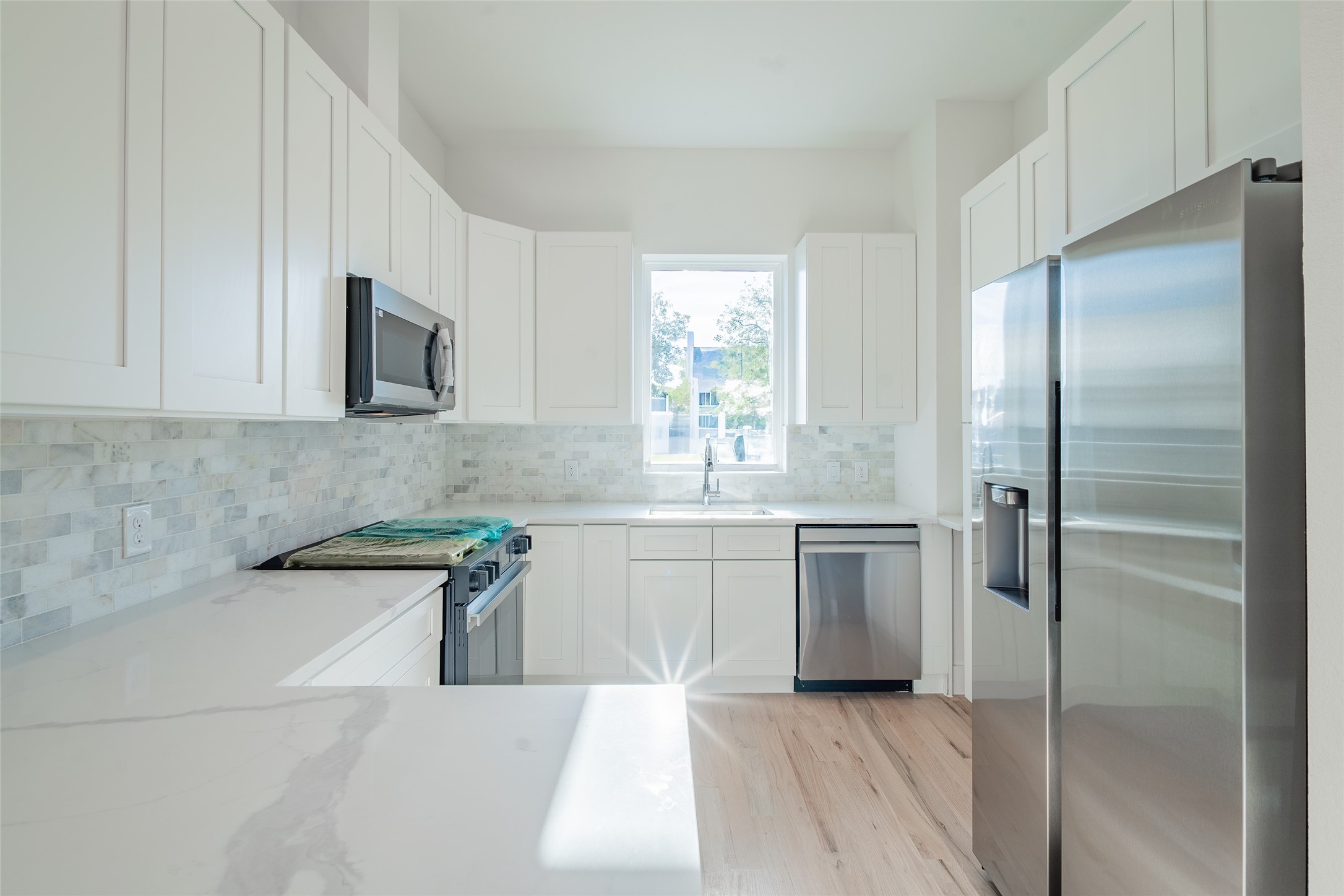 1921 N Prairie Avenue 104