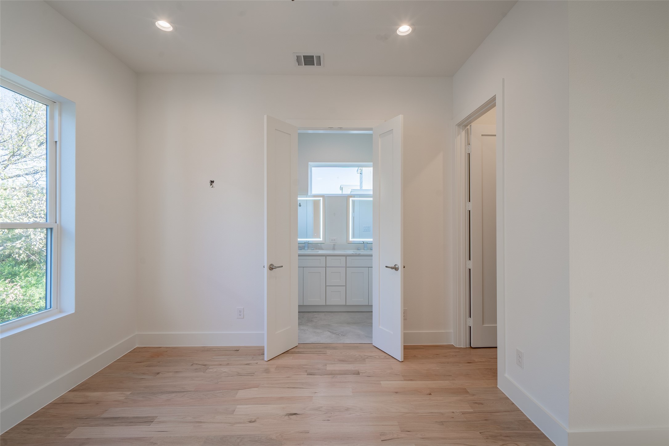 1921 N Prairie Avenue 104