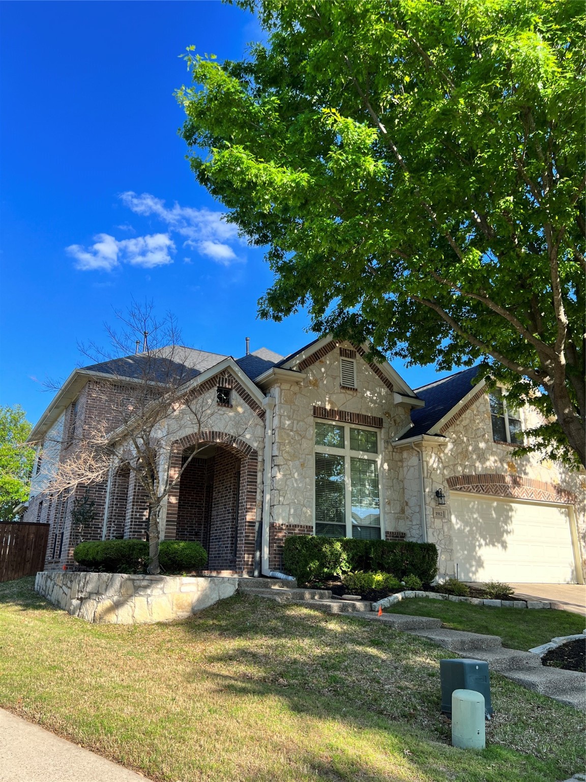 1912 Van Landingham Drive