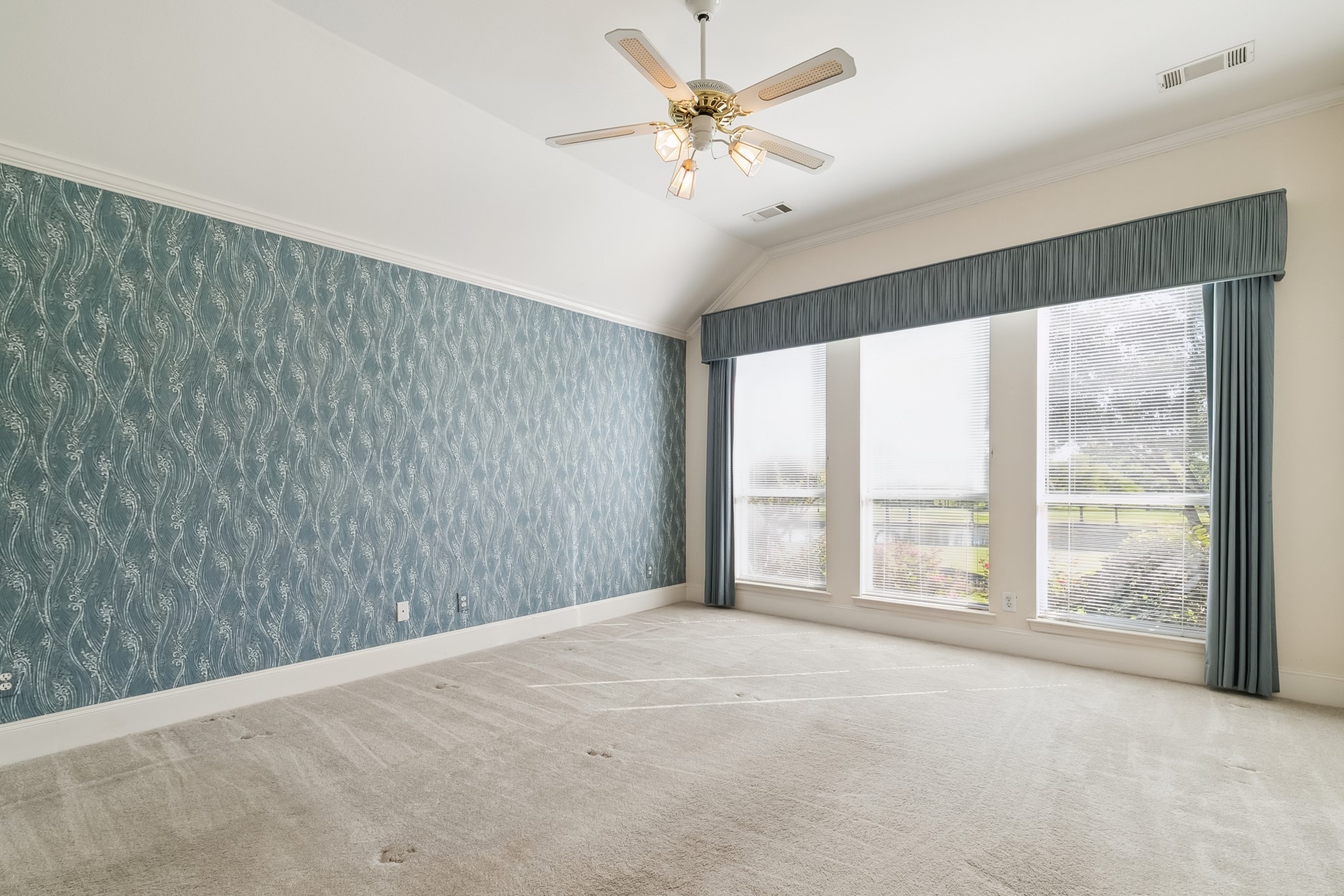 3919 Fairlakes Drive