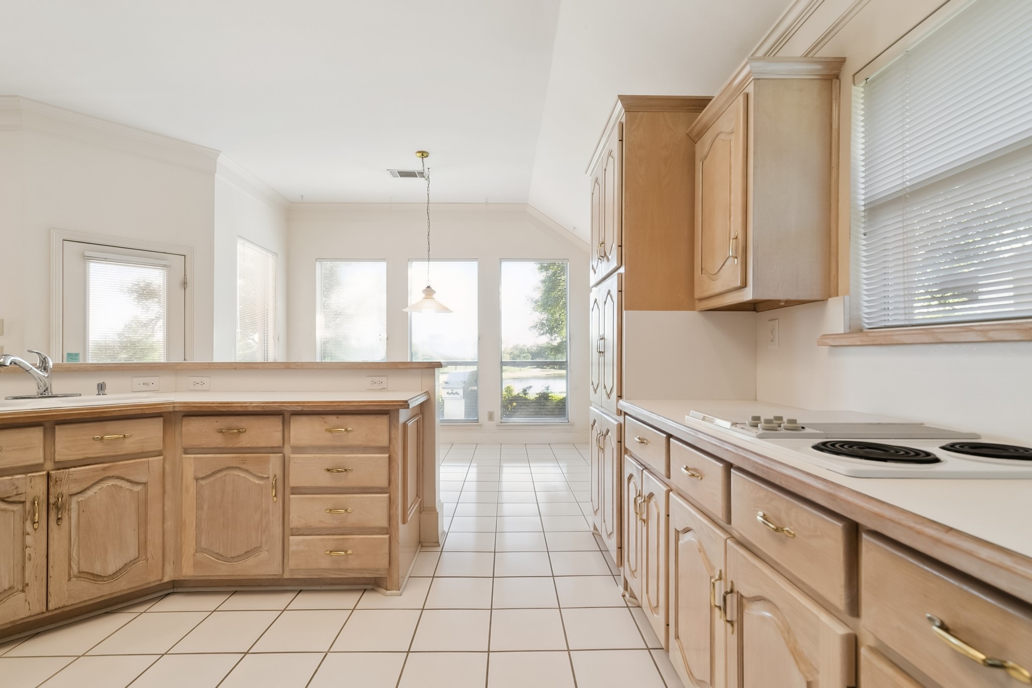 3919 Fairlakes Drive