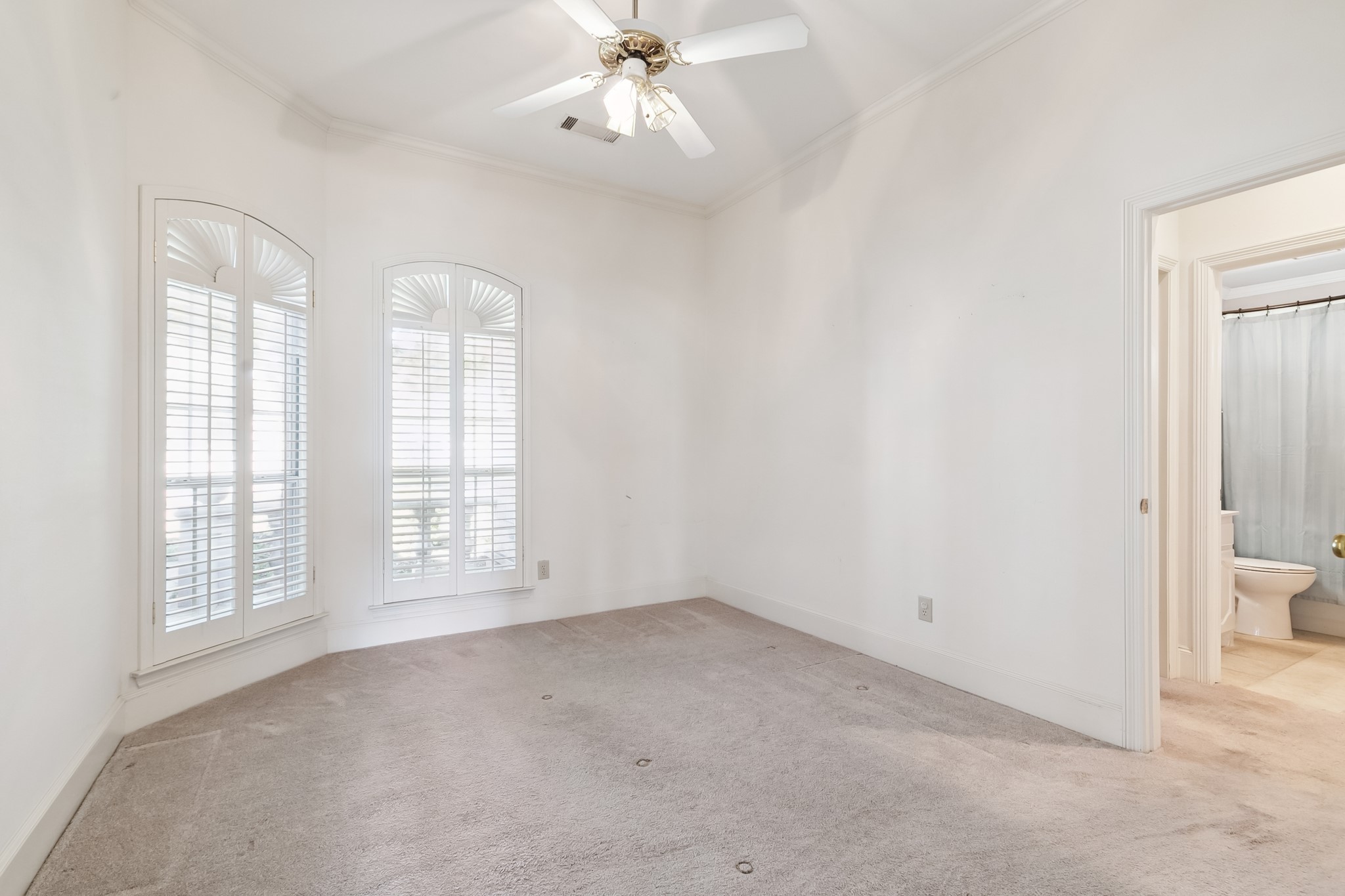 3919 Fairlakes Drive