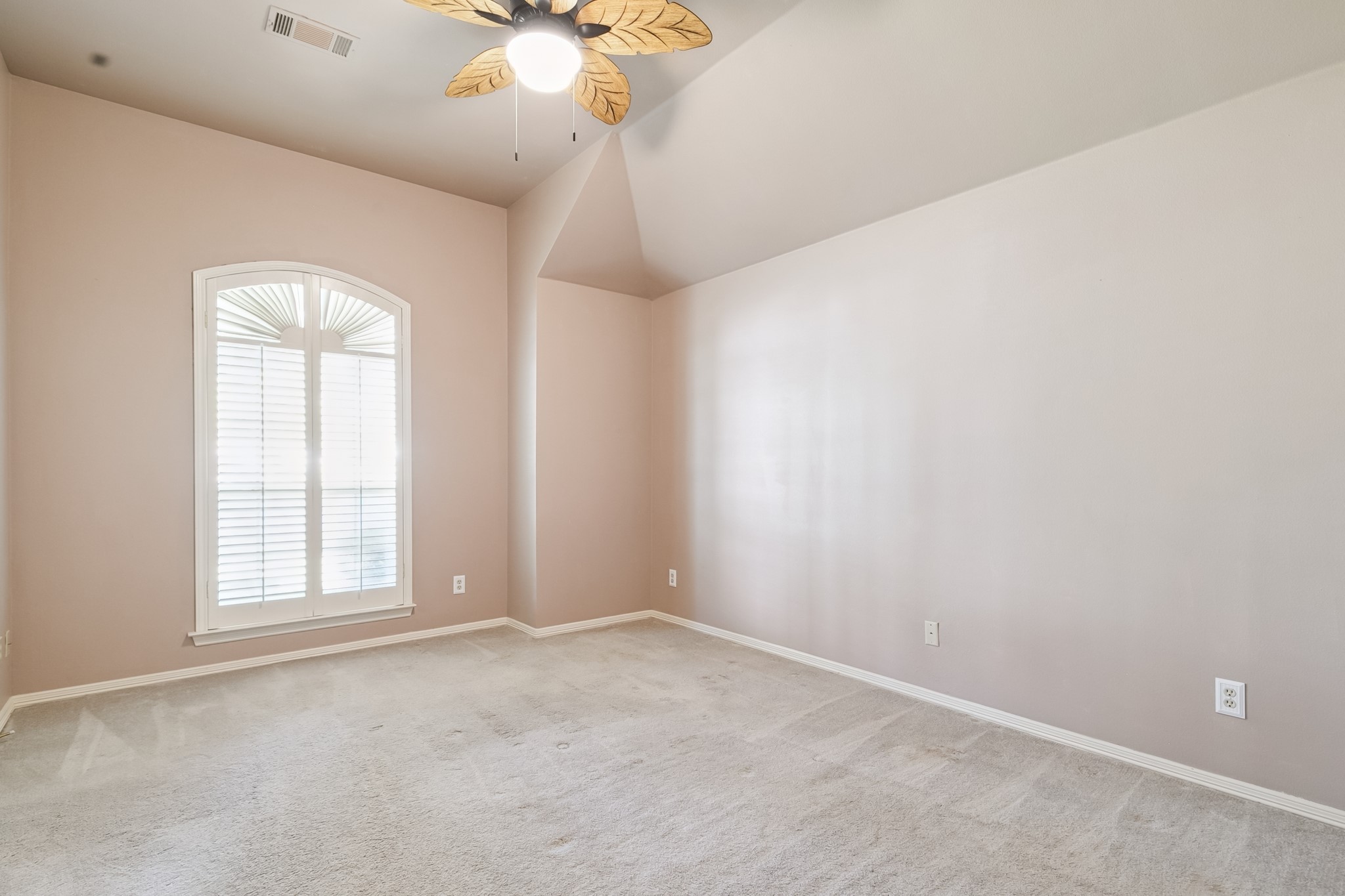 3919 Fairlakes Drive