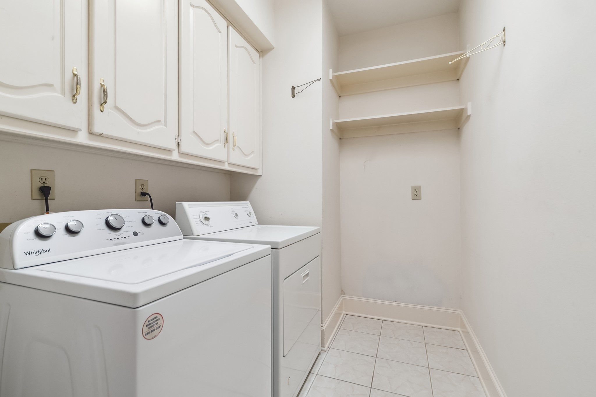 3919 Fairlakes Drive