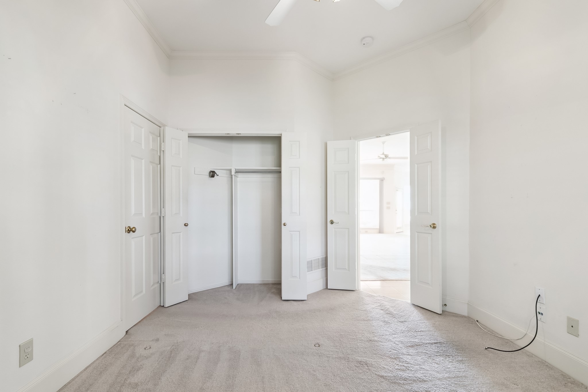 3919 Fairlakes Drive