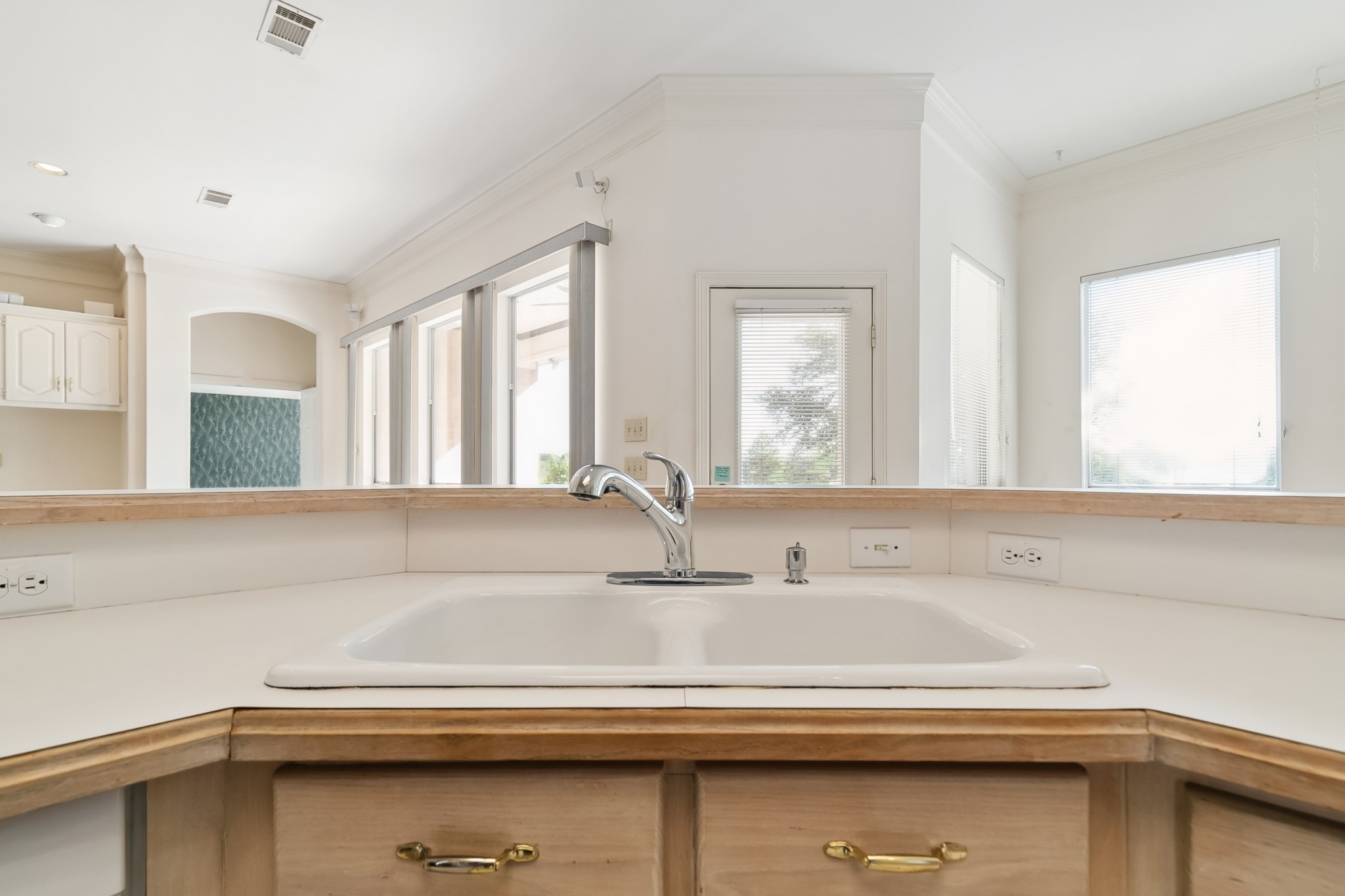 3919 Fairlakes Drive