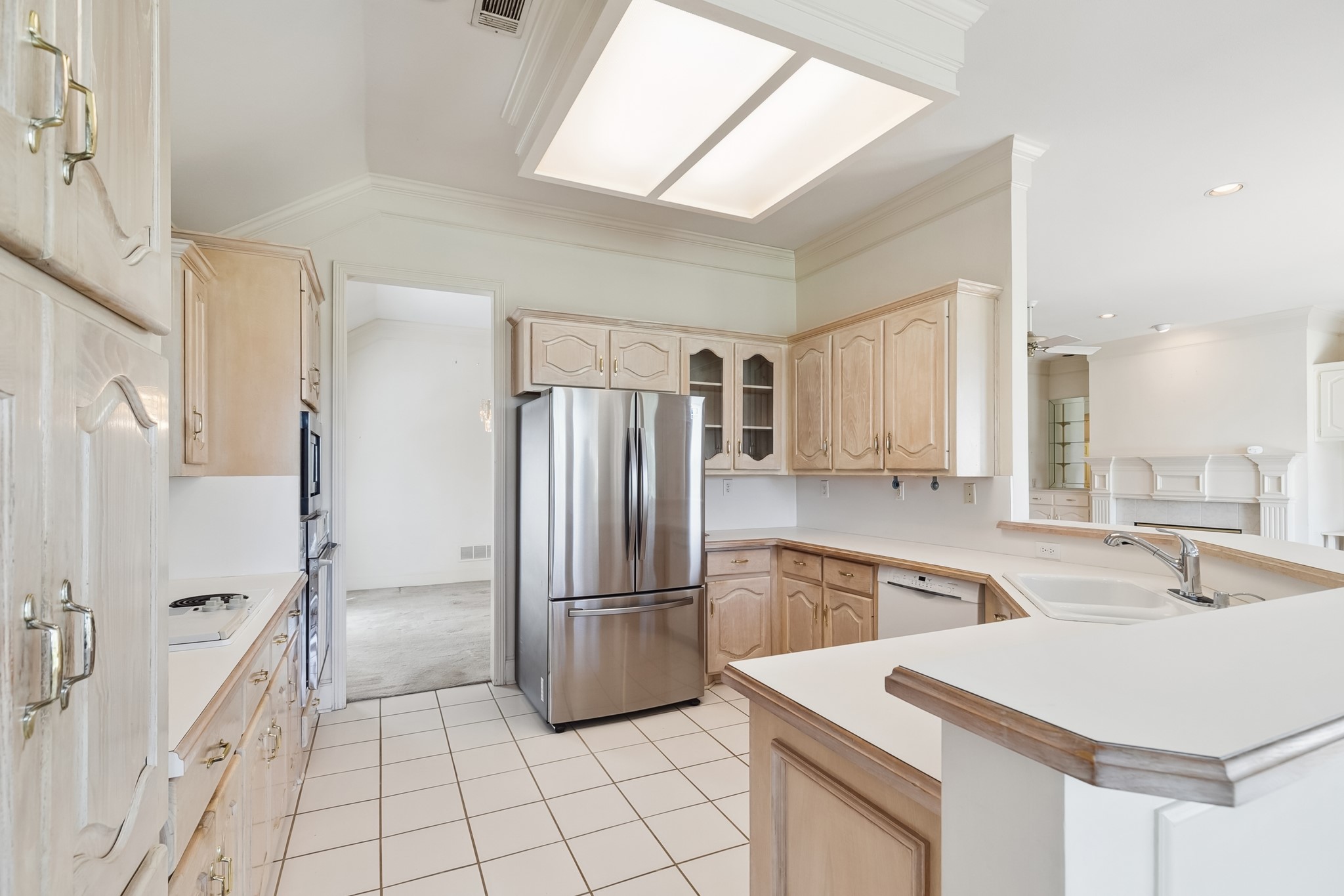 3919 Fairlakes Drive