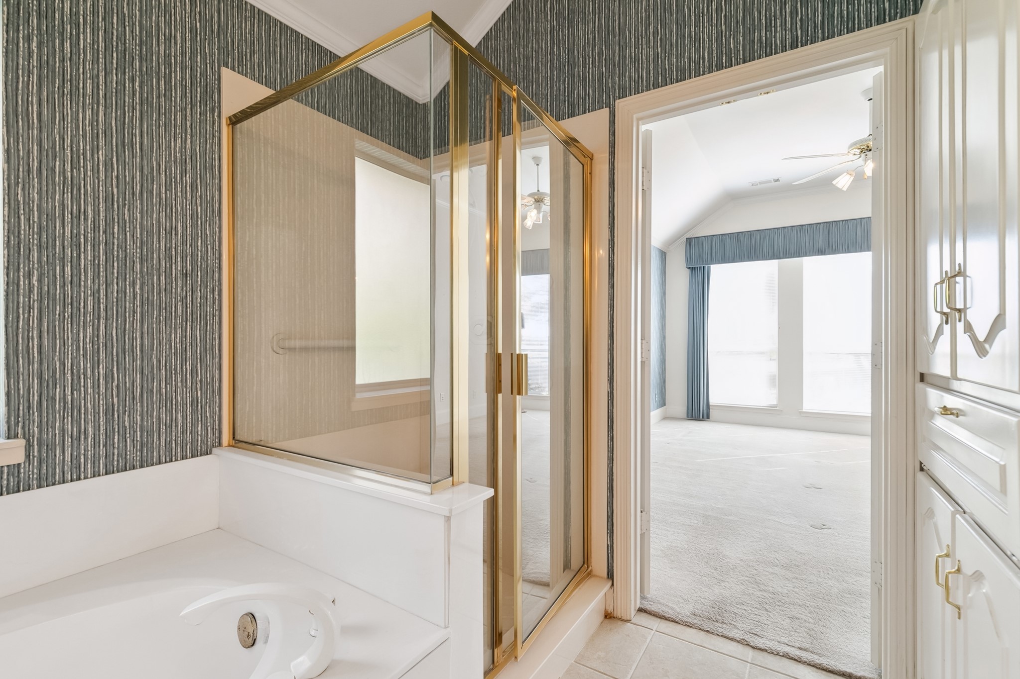 3919 Fairlakes Drive