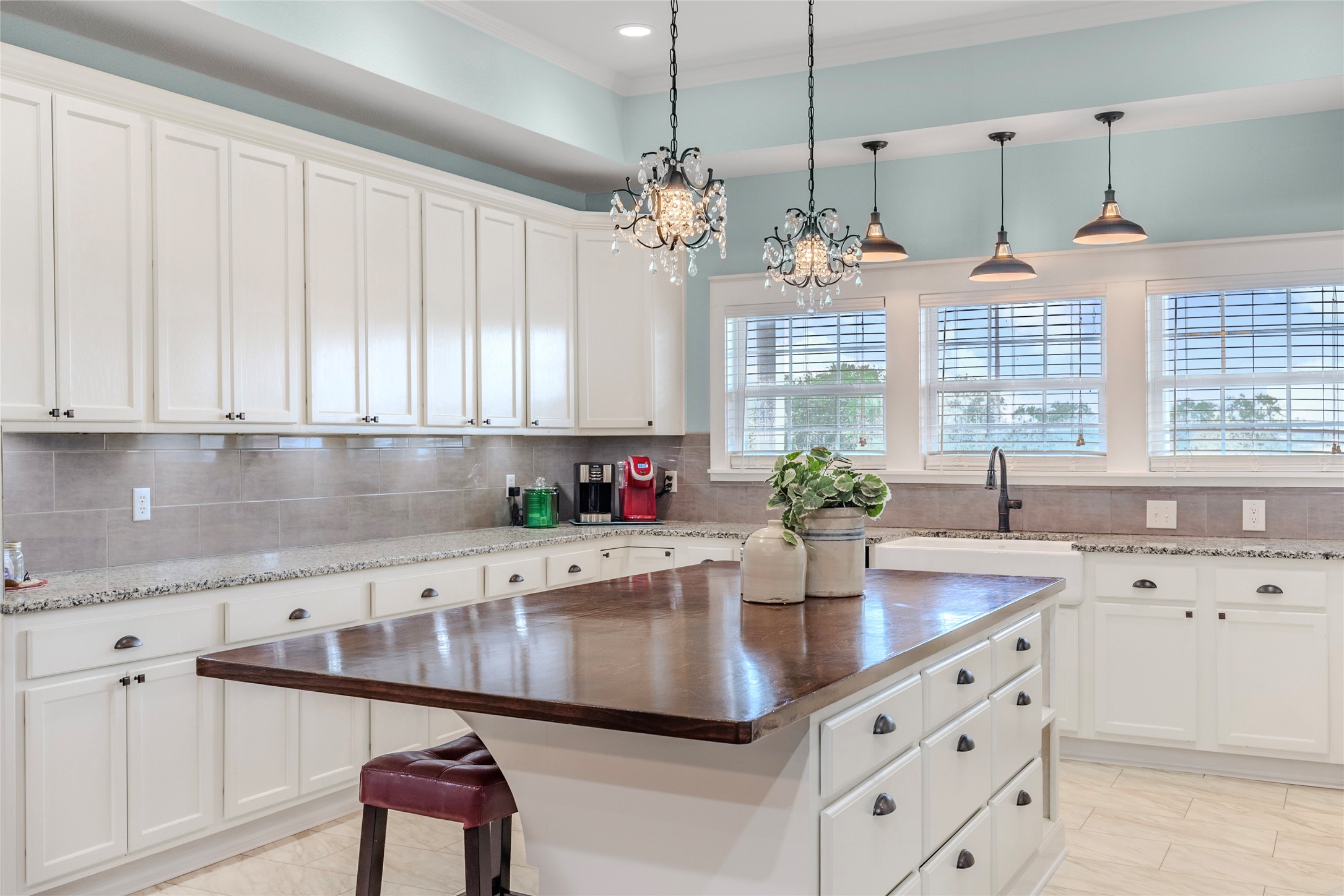 1570 County Road 1144