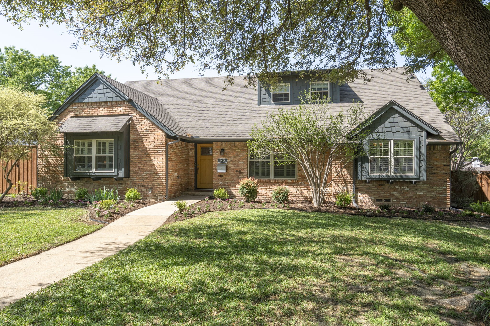 1405 Foxgrove Circle