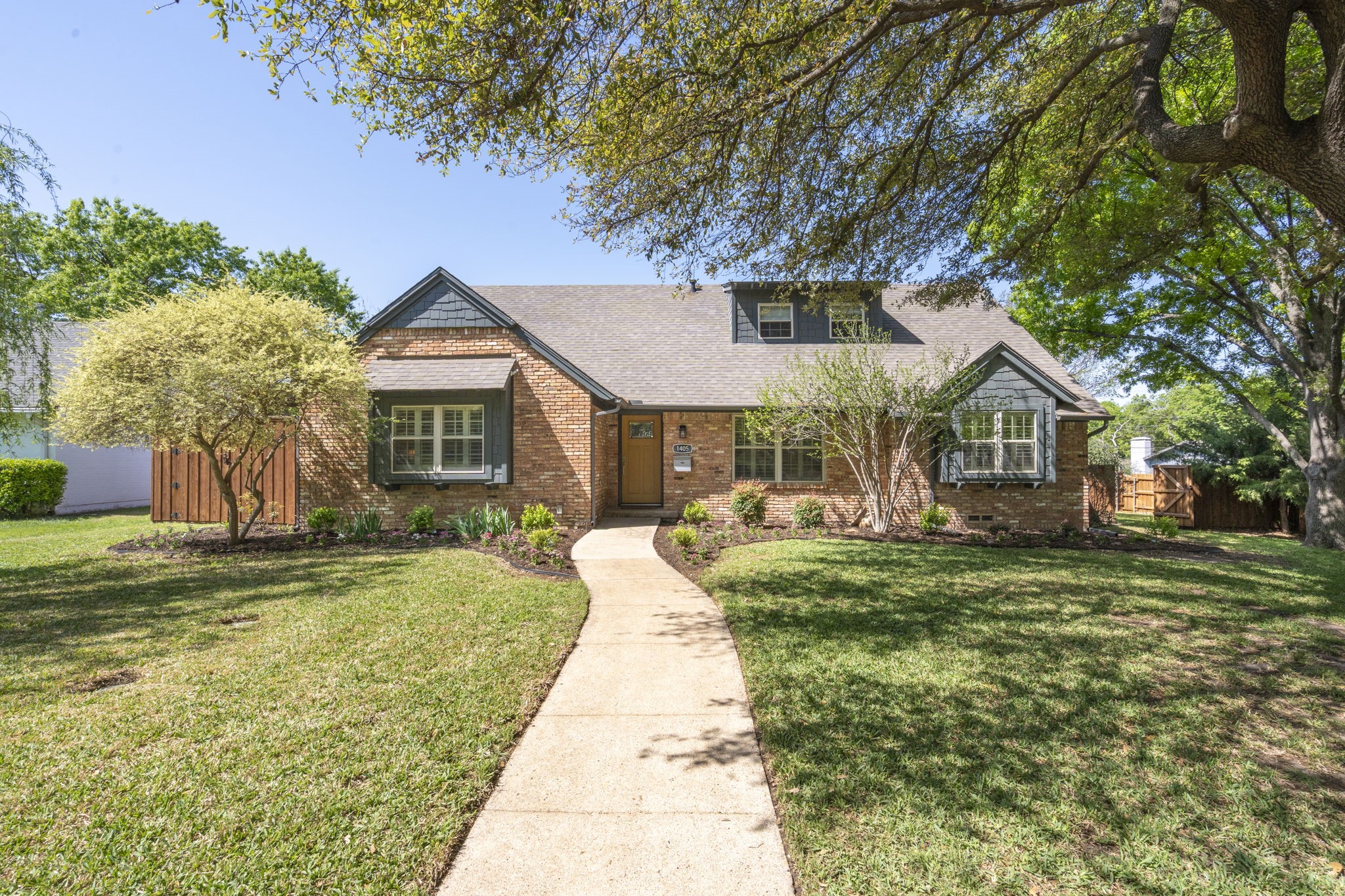 1405 Foxgrove Circle