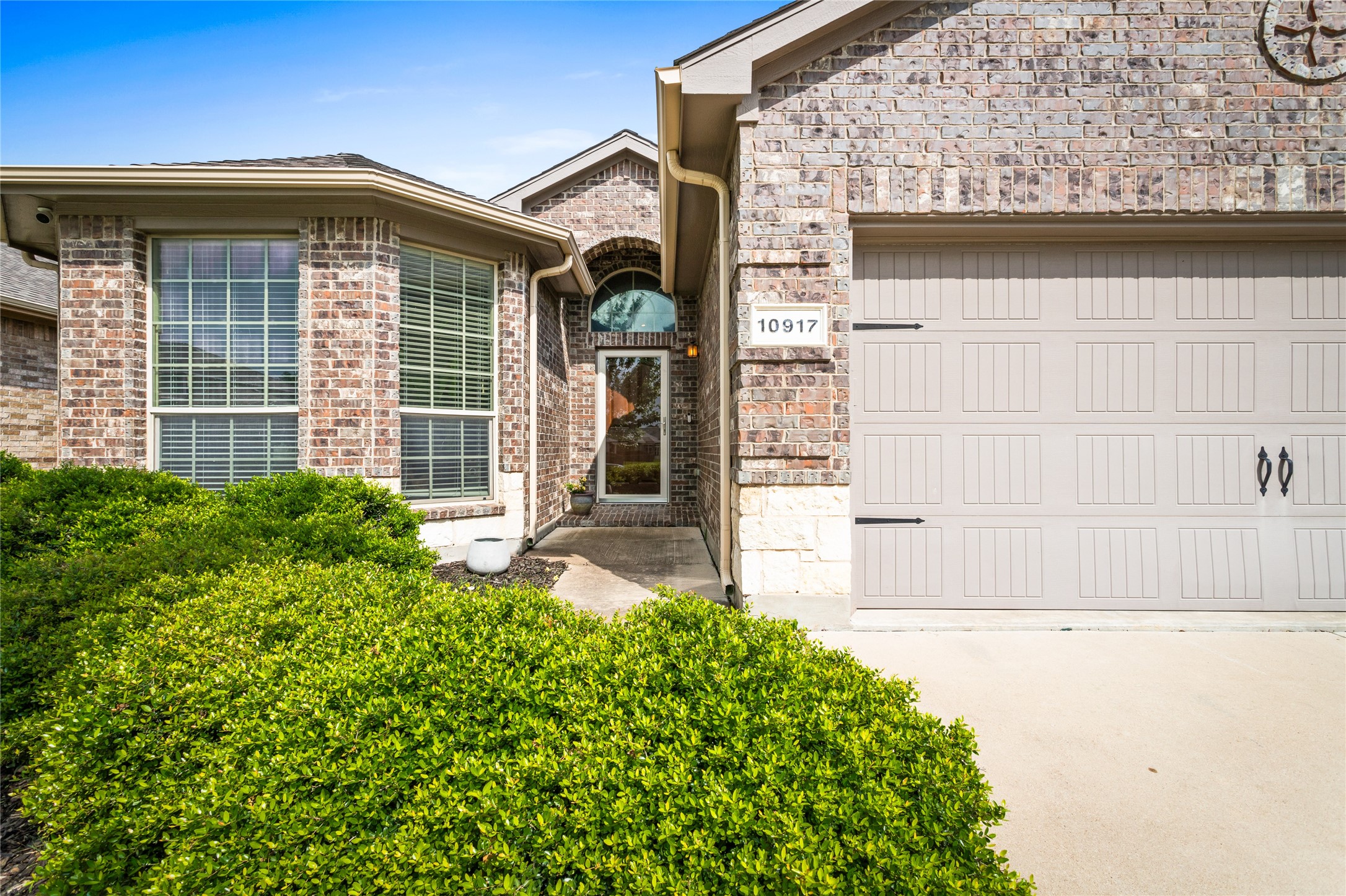 10917 Emerald Park Lane