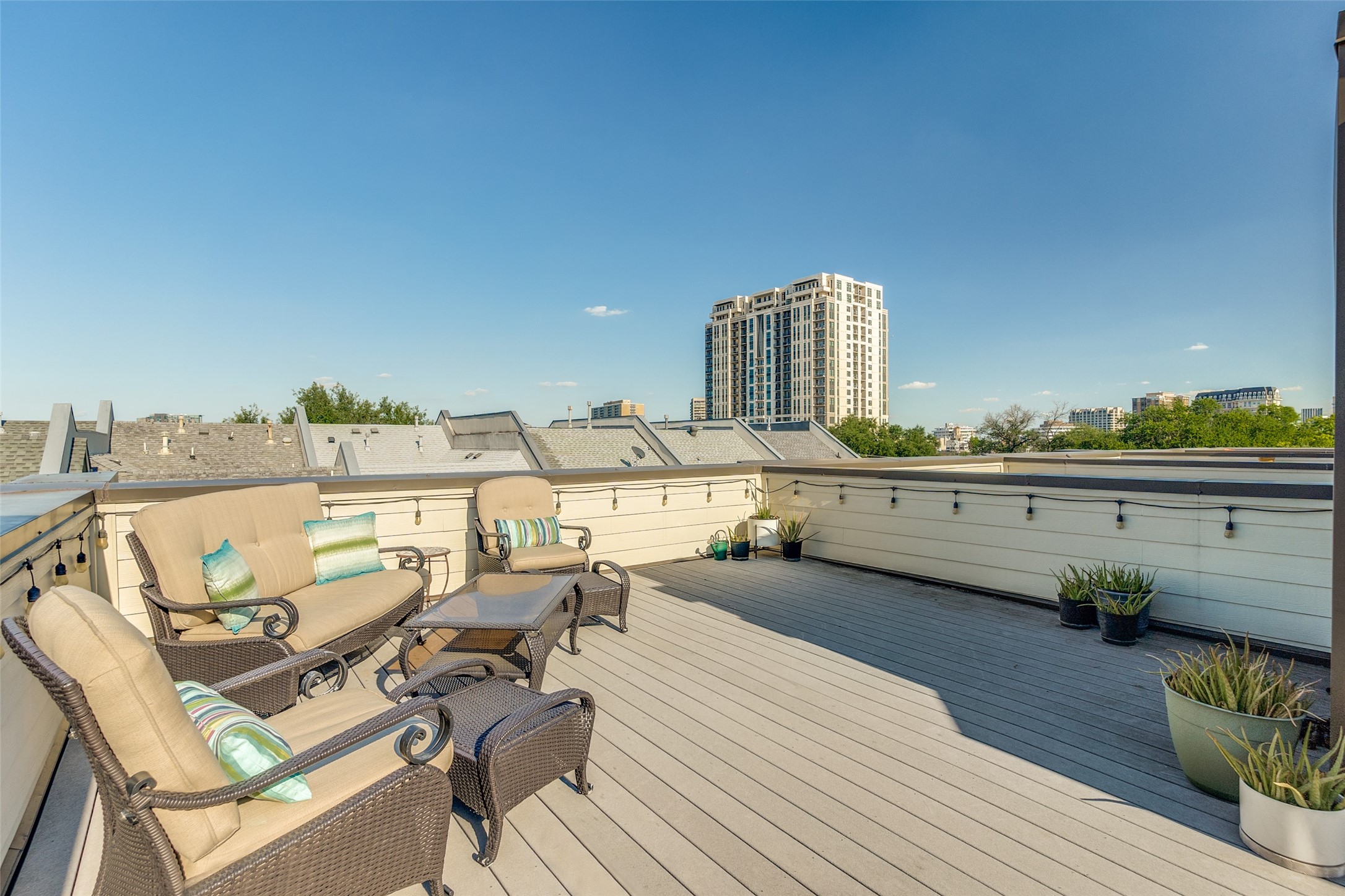 4140 Newton Avenue 17