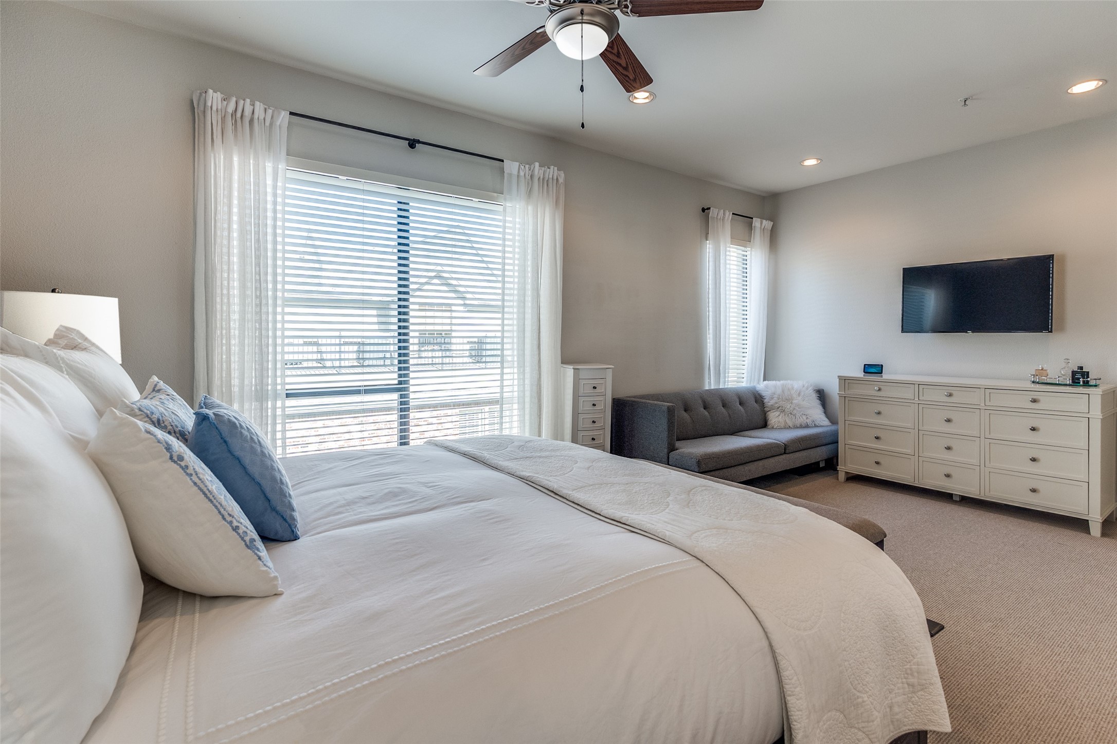 4140 Newton Avenue 17