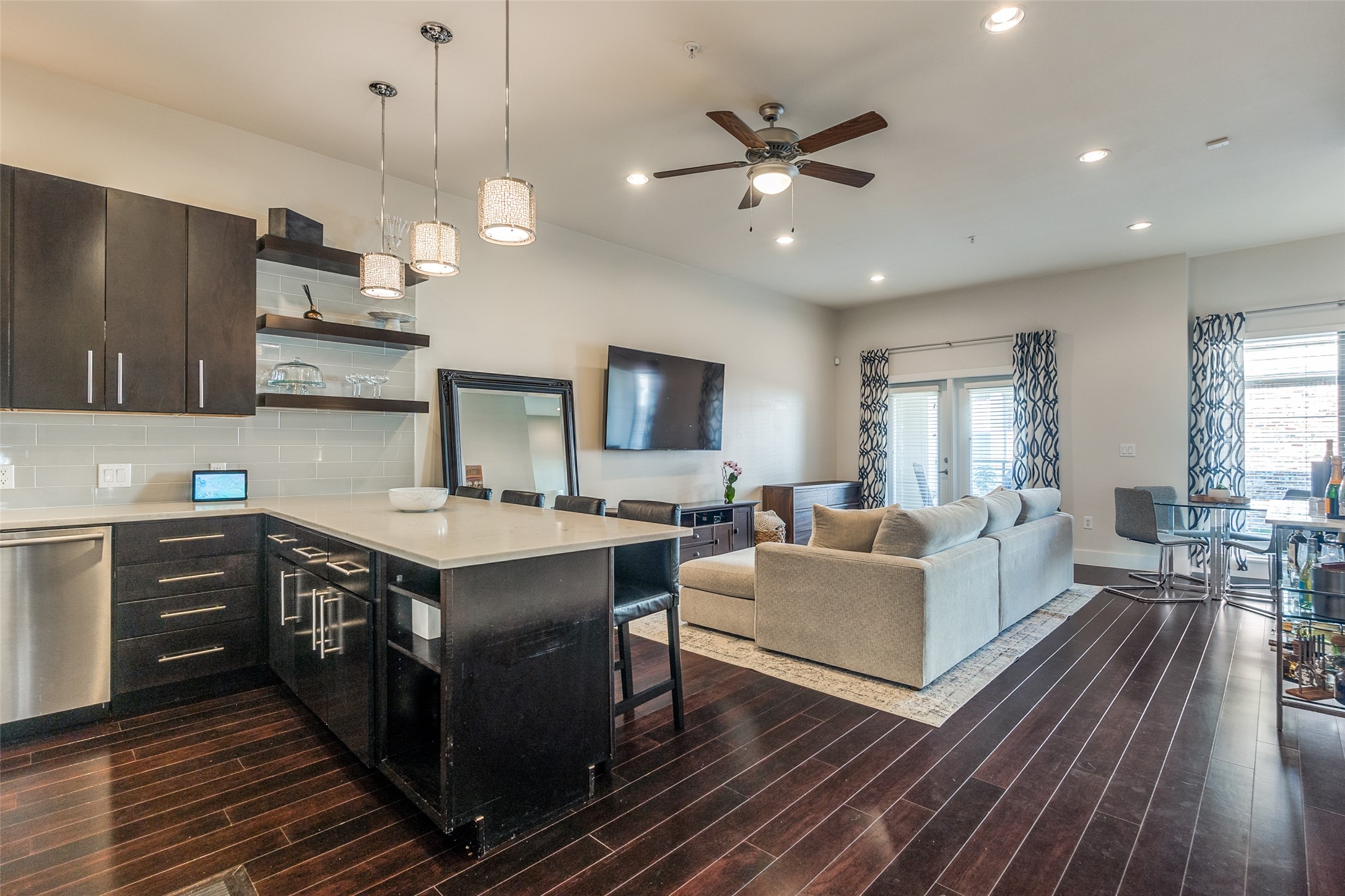 4140 Newton Avenue 17