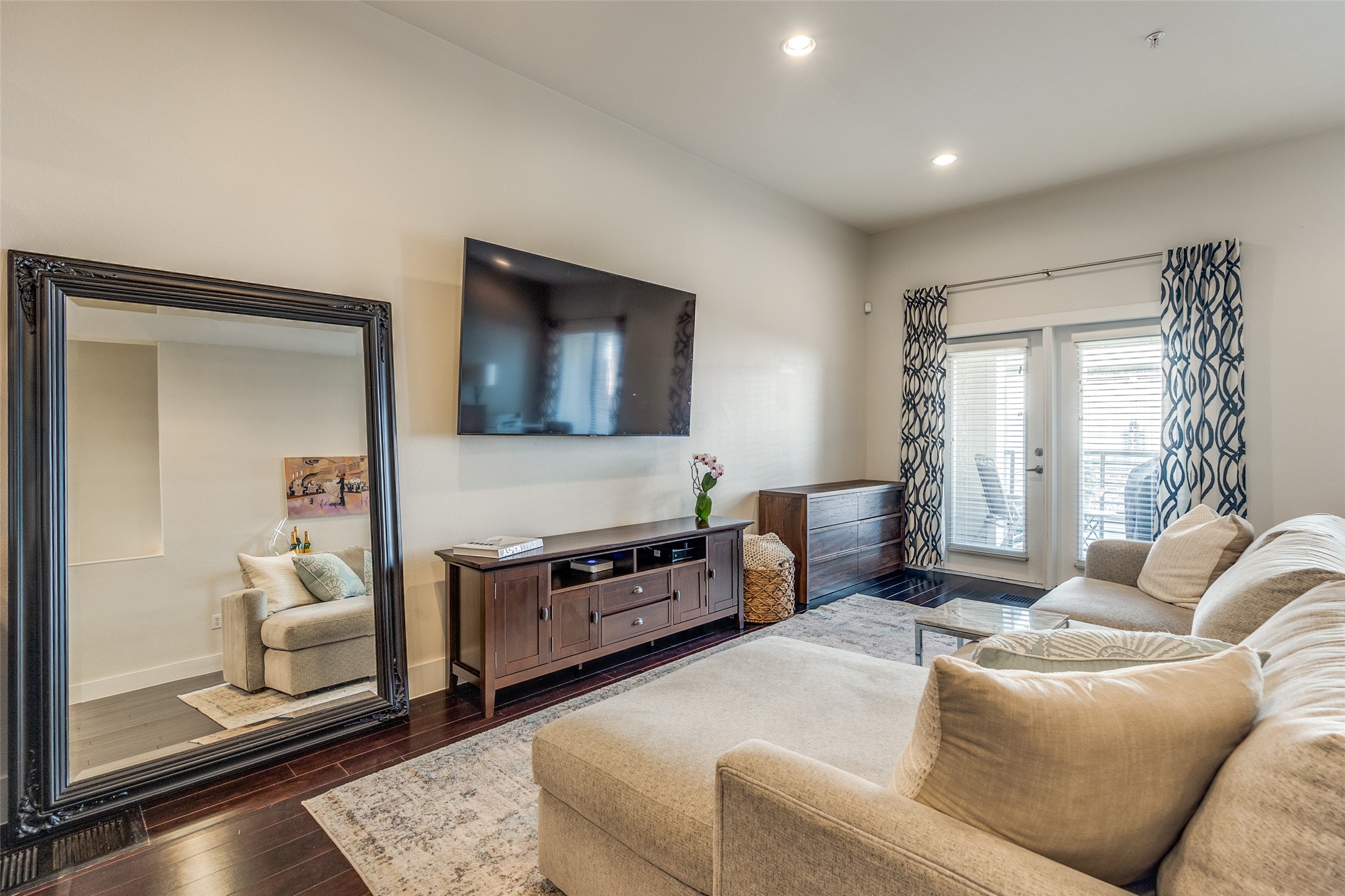 4140 Newton Avenue 17