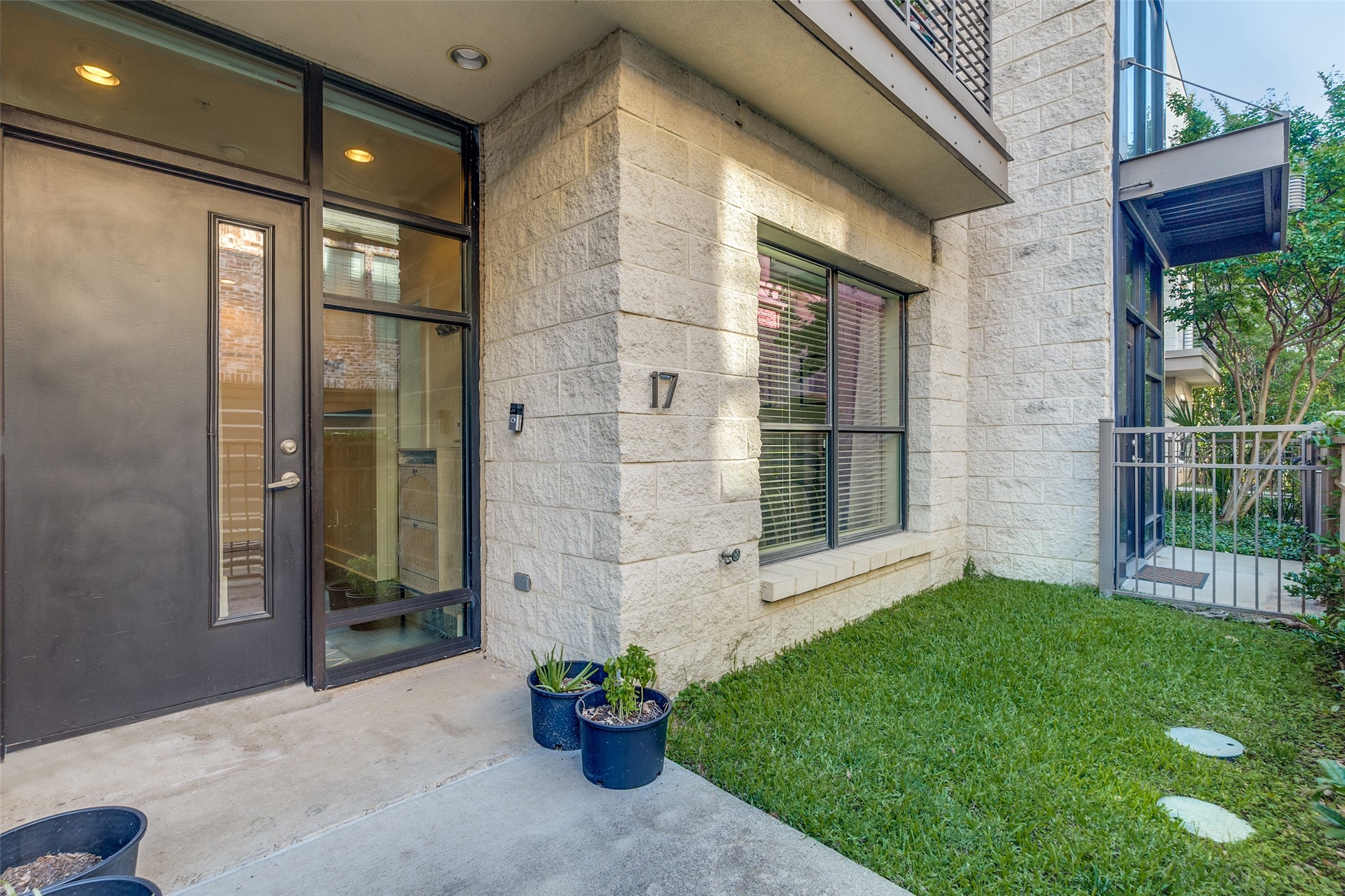 4140 Newton Avenue 17