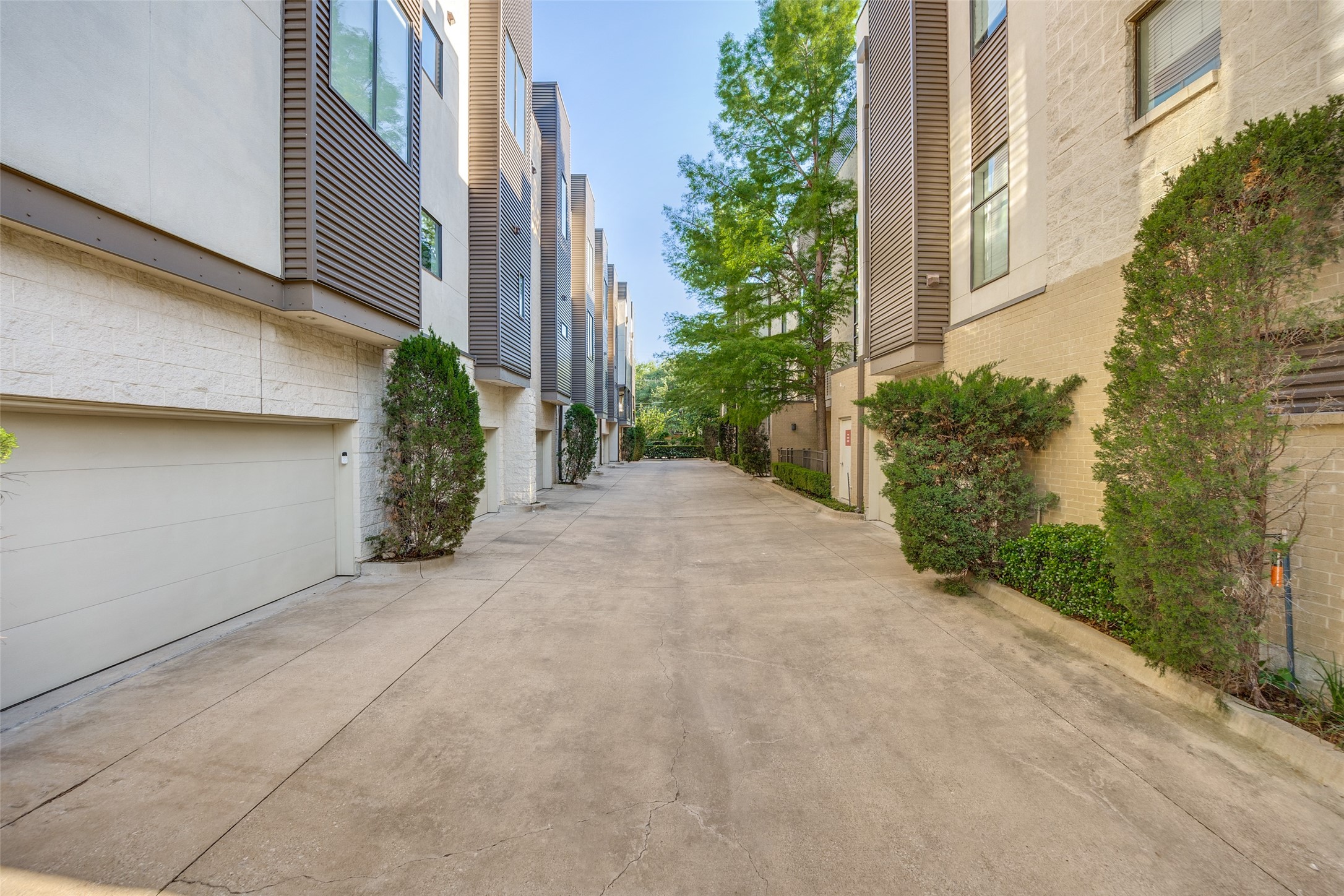 4140 Newton Avenue 17