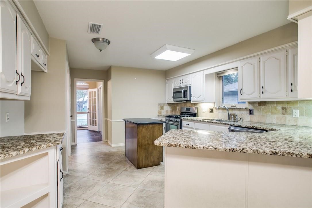 124 Meadowglen Circle