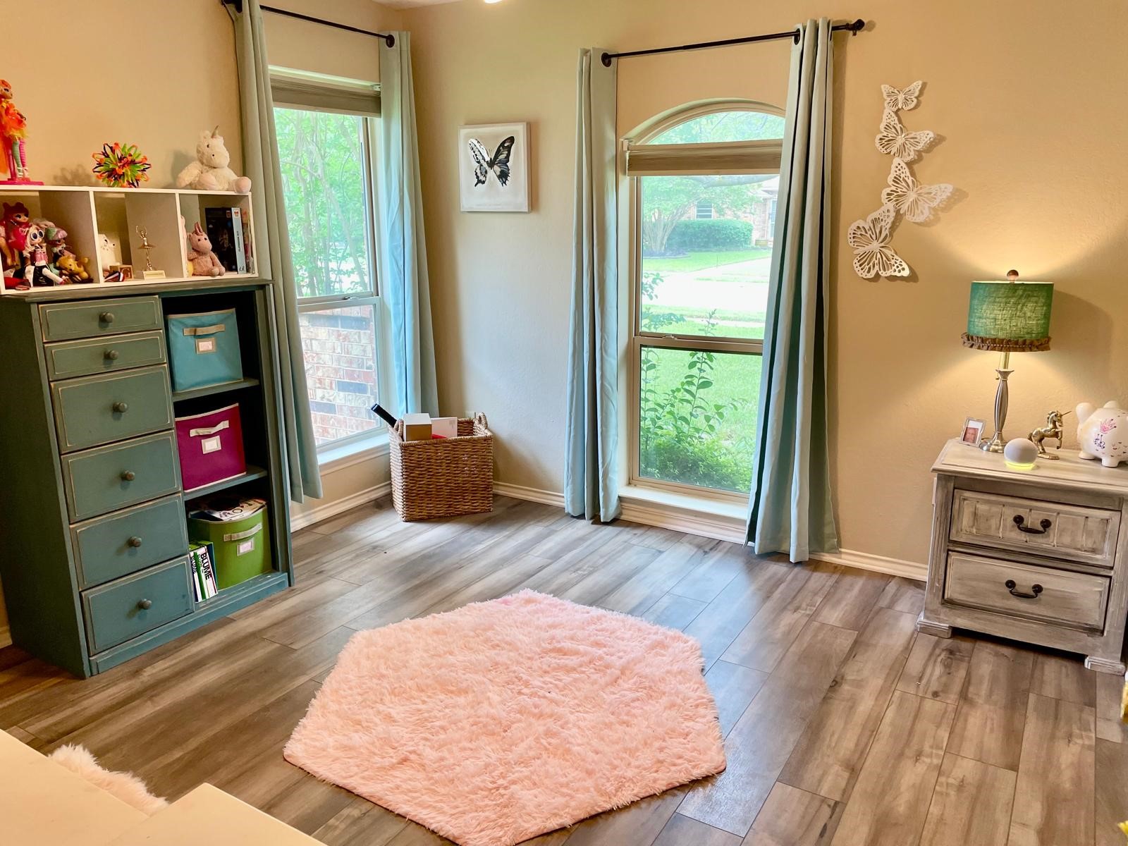 124 Meadowglen Circle