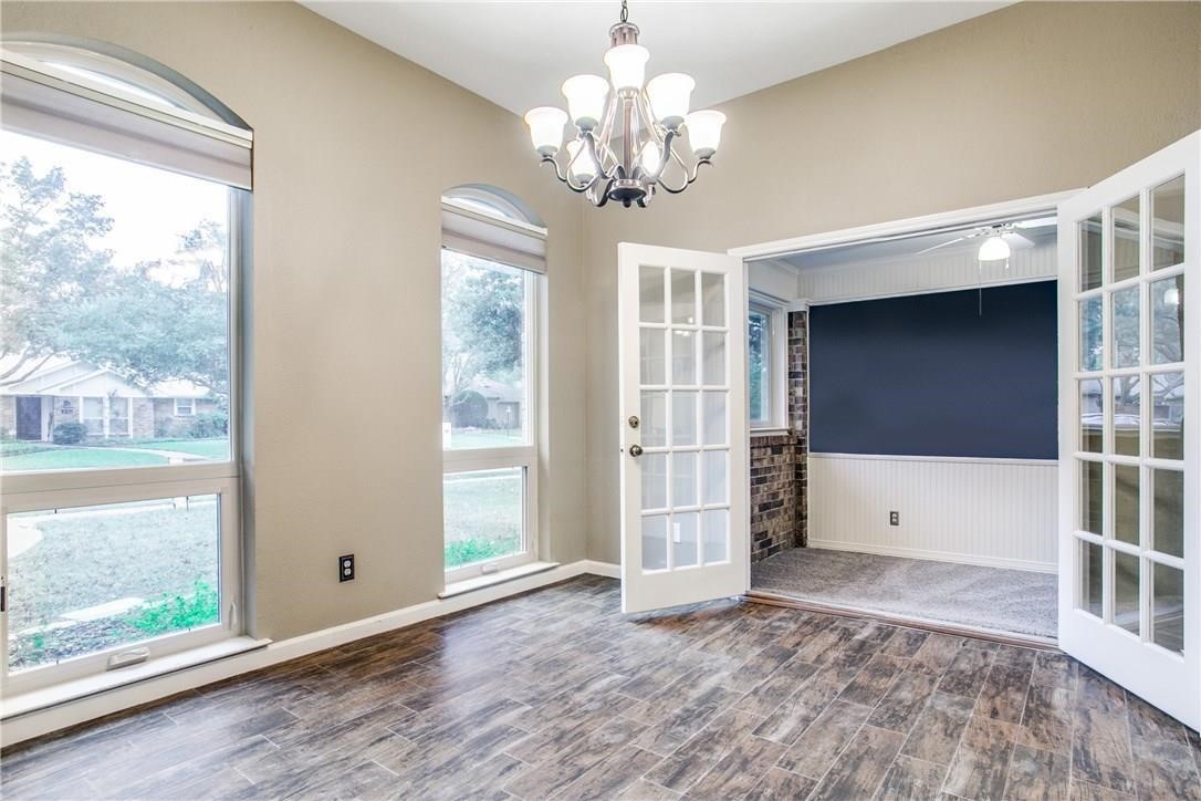 124 Meadowglen Circle