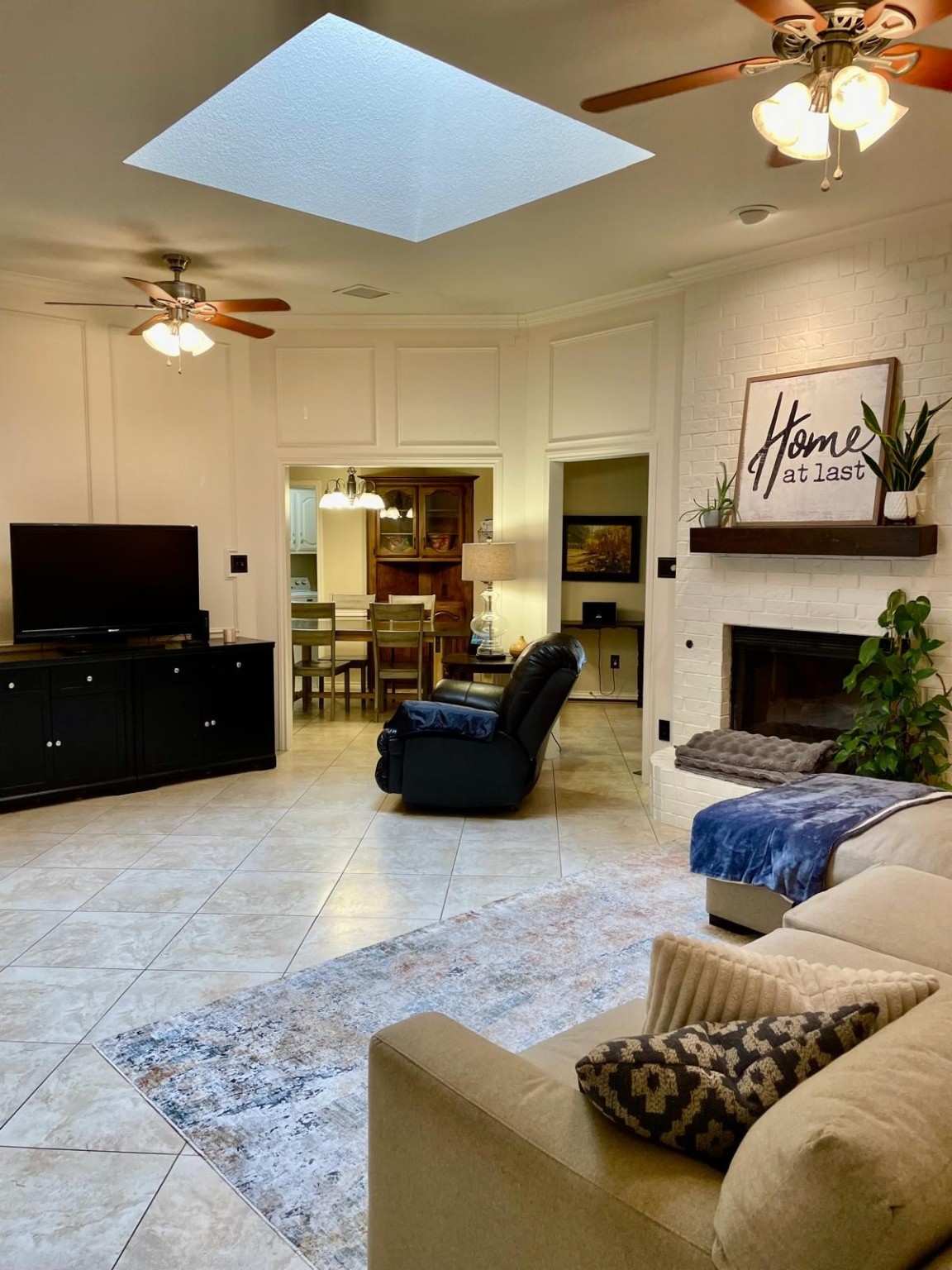 124 Meadowglen Circle