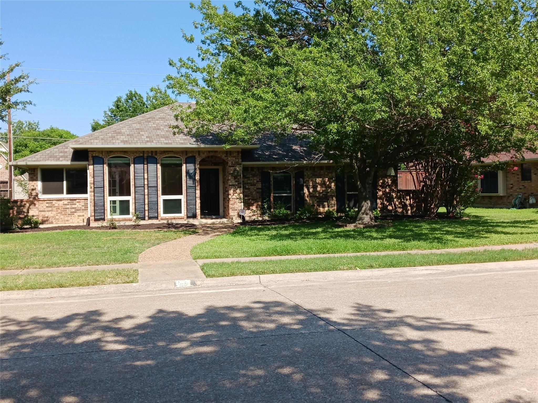 124 Meadowglen Circle