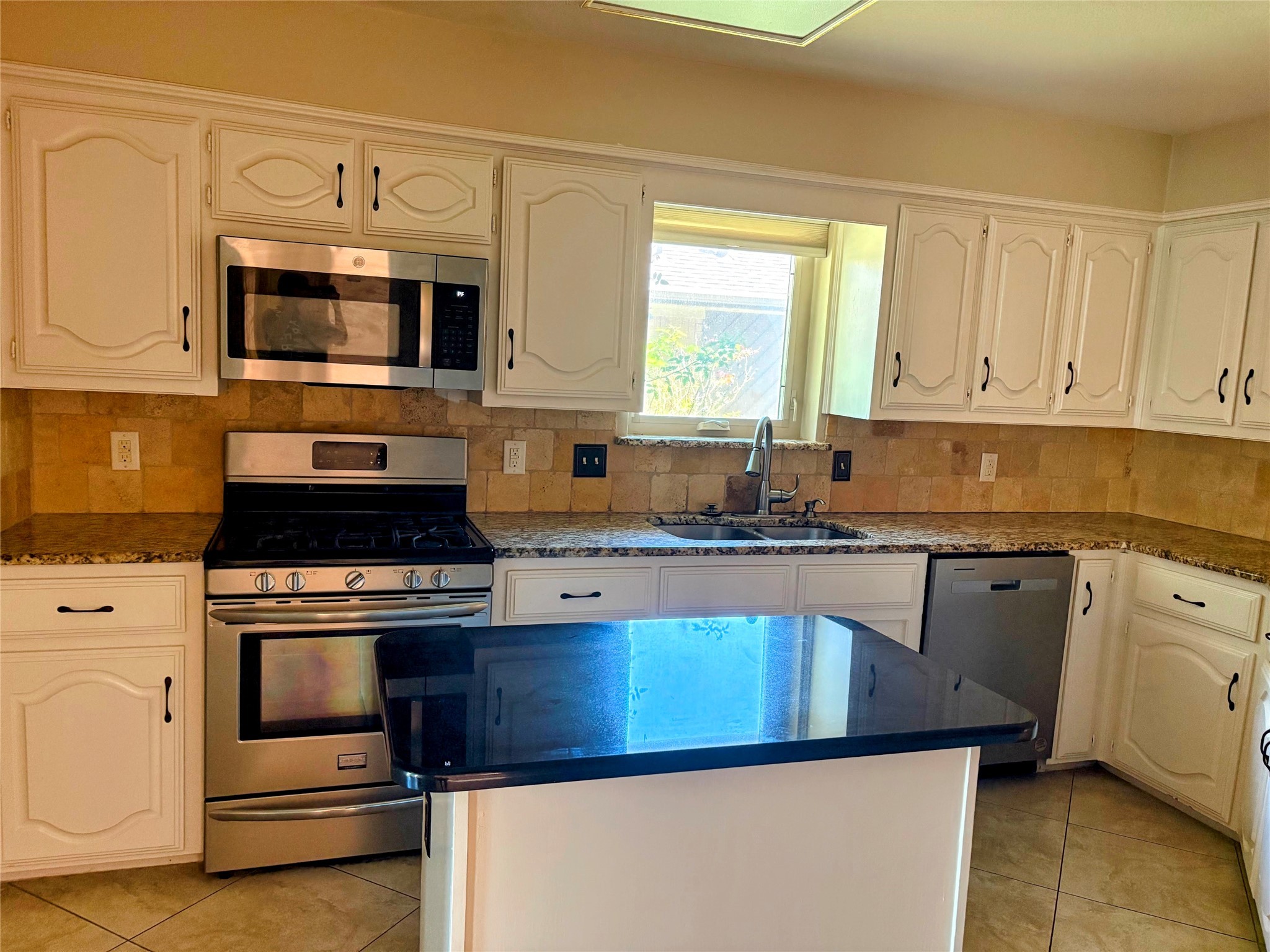 124 Meadowglen Circle