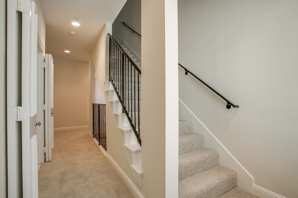 4502 Holland Avenue 206