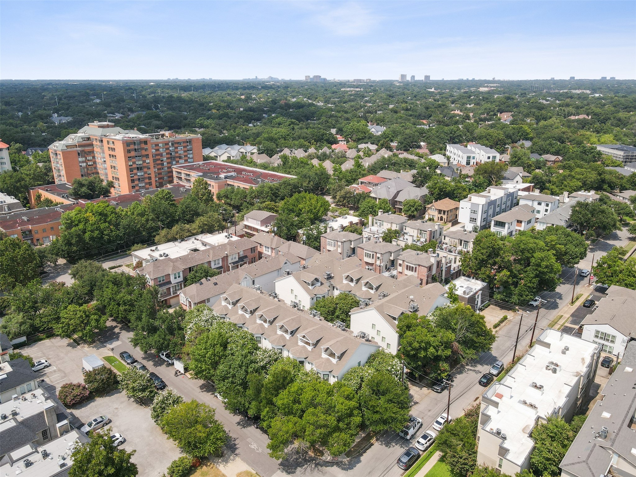 4502 Holland Avenue 206