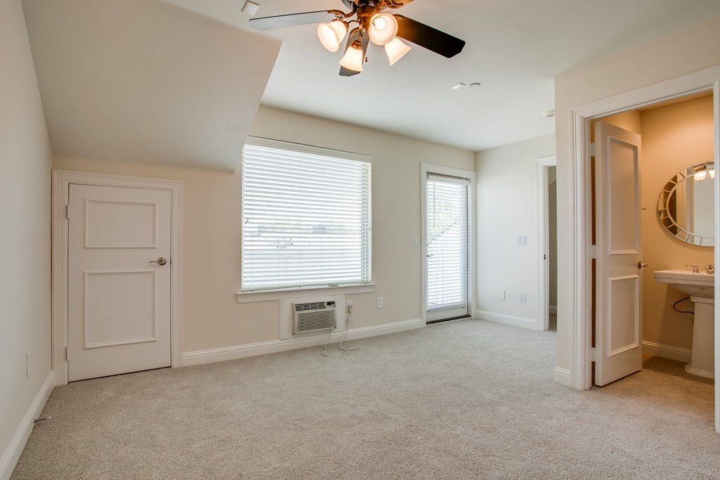 4502 Holland Avenue 206