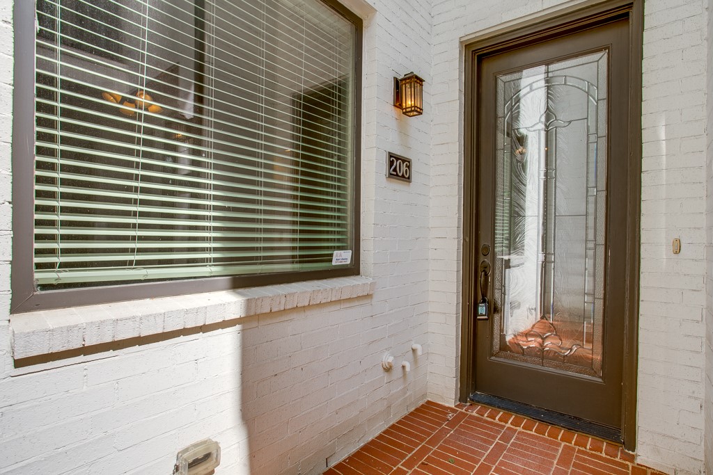 4502 Holland Avenue 206