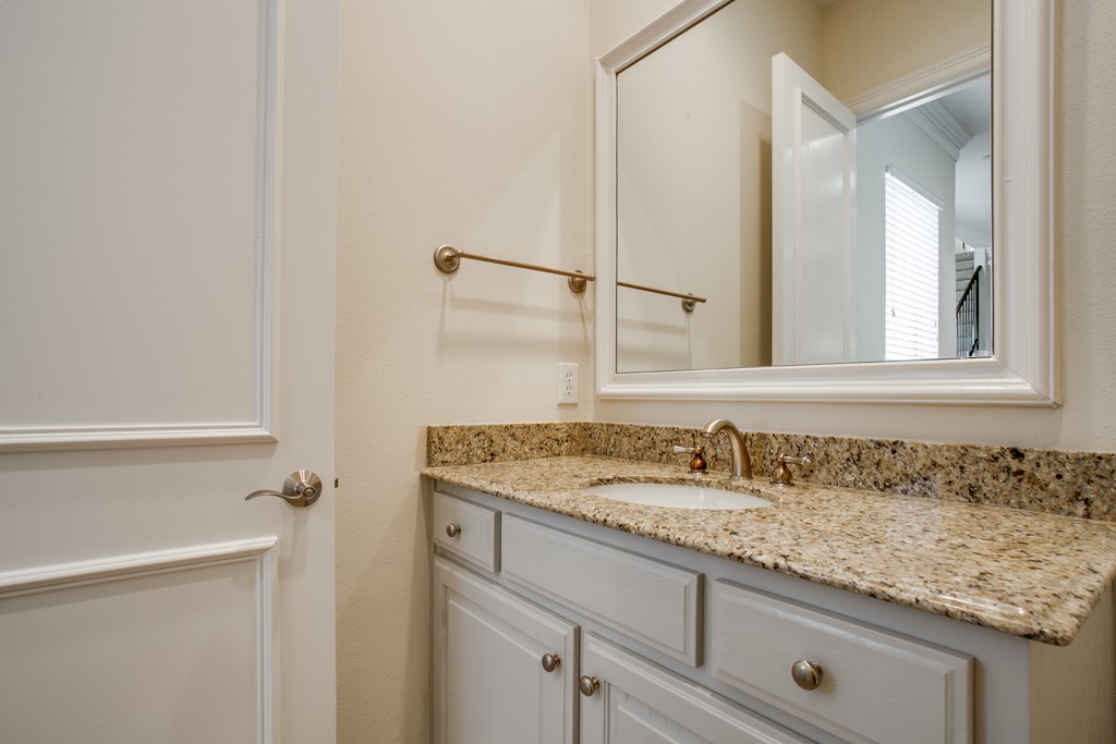 4502 Holland Avenue 206