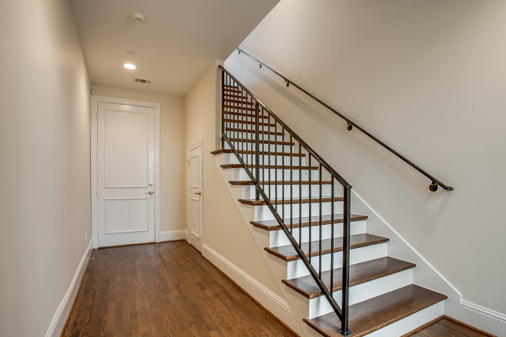 4502 Holland Avenue 206