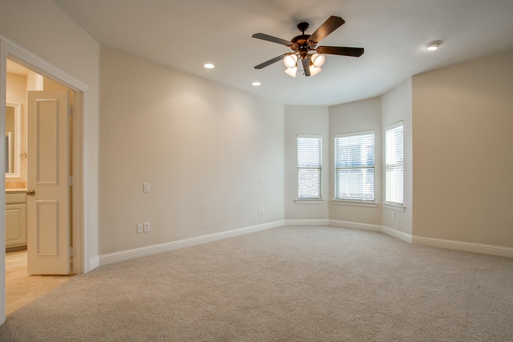 4502 Holland Avenue 206