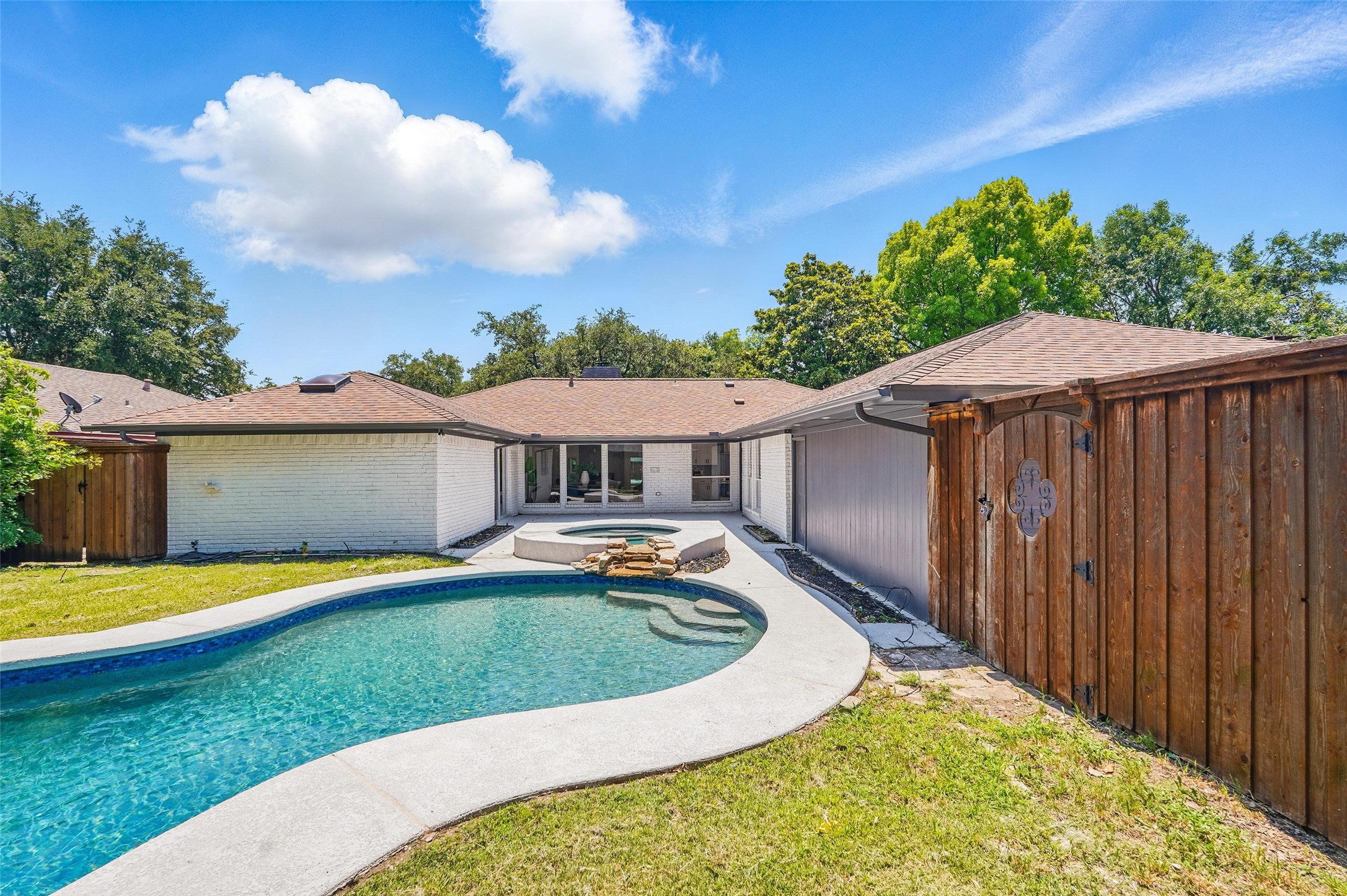 3205 Saint Ives Court