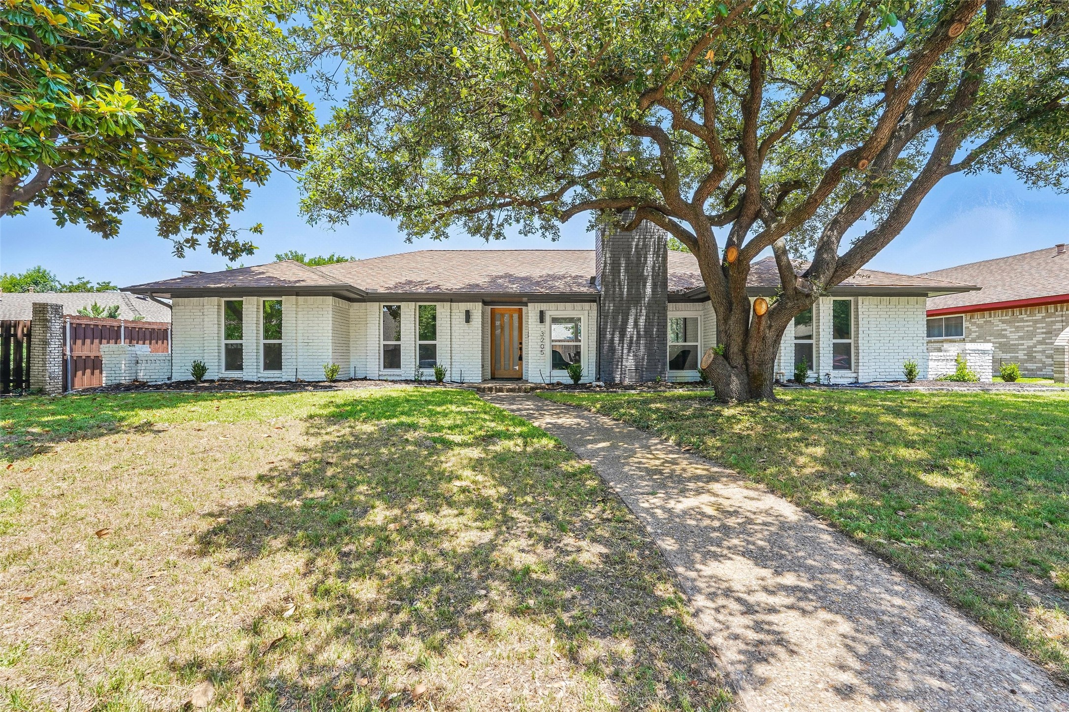 3205 Saint Ives Court