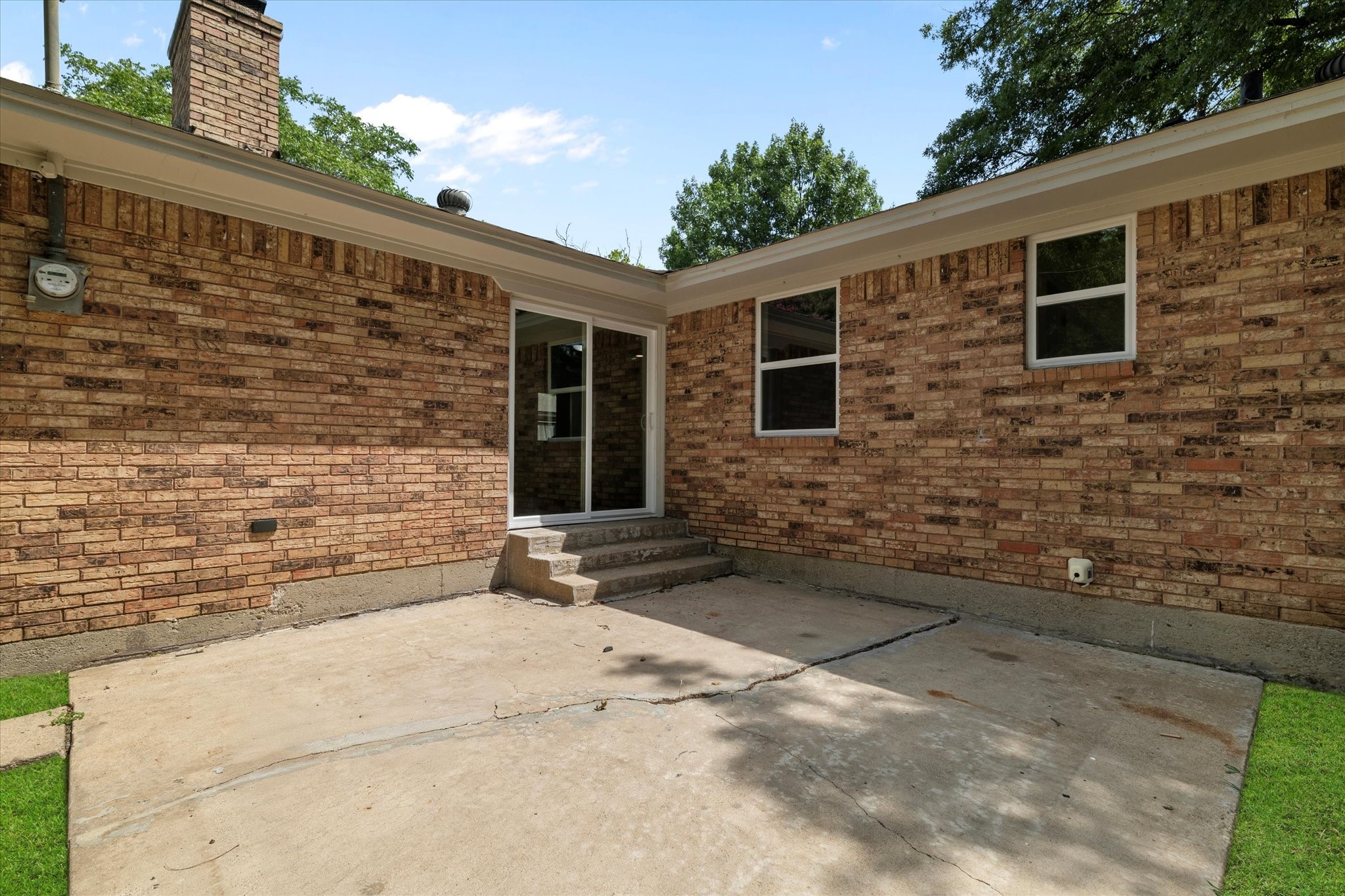 5835 Sunnywood Drive