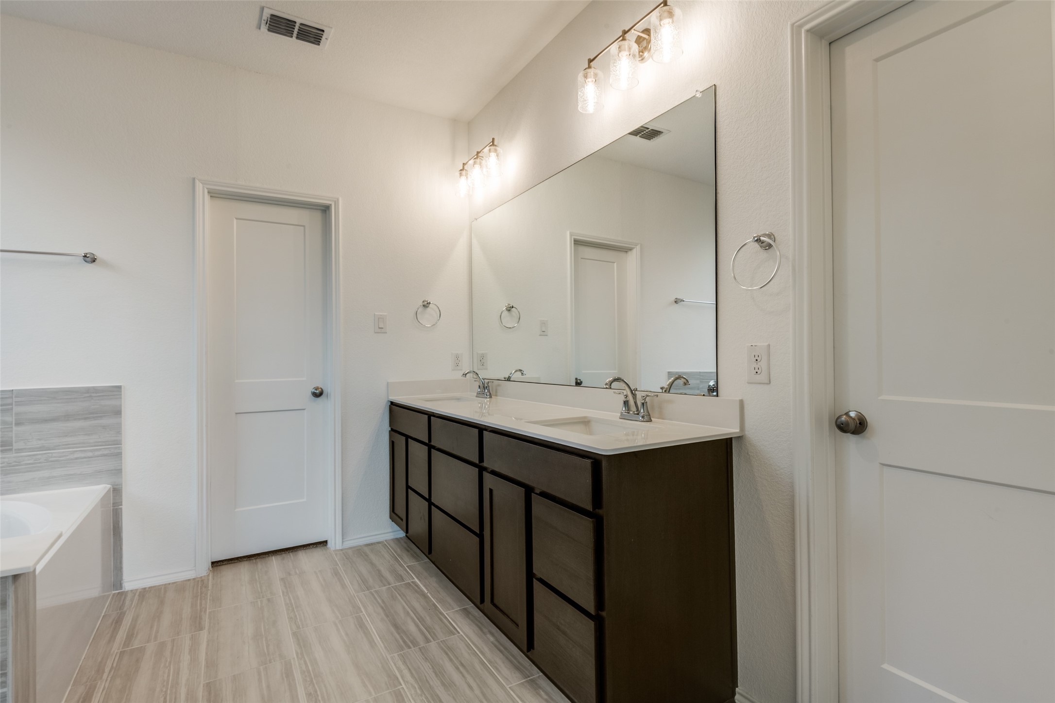 3211 Apple Creek Avenue