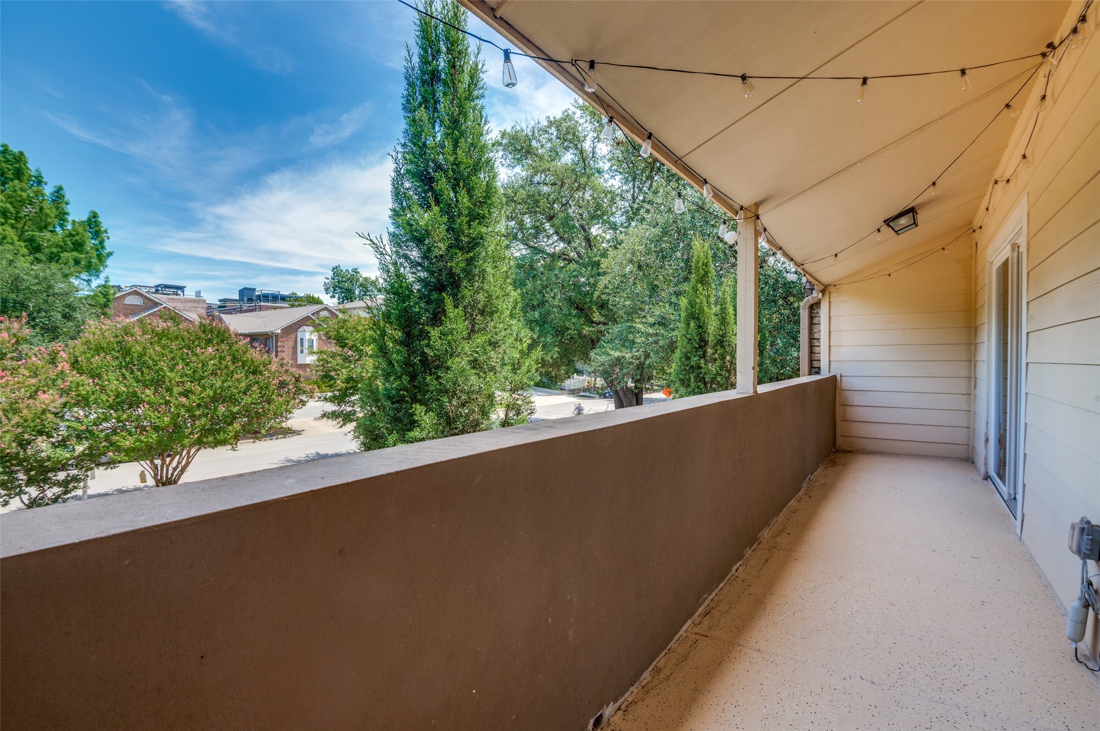 3919 Holland Avenue 203