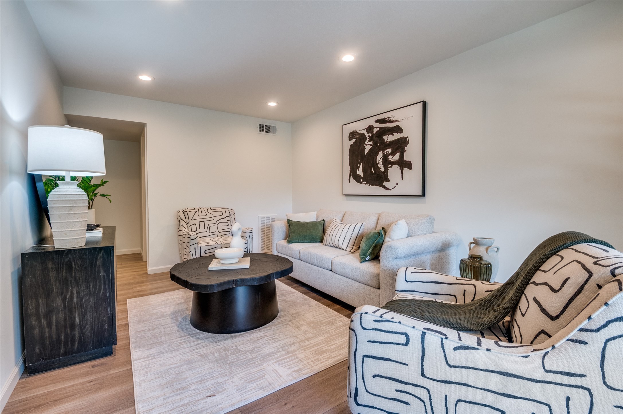 3919 Holland Avenue 203