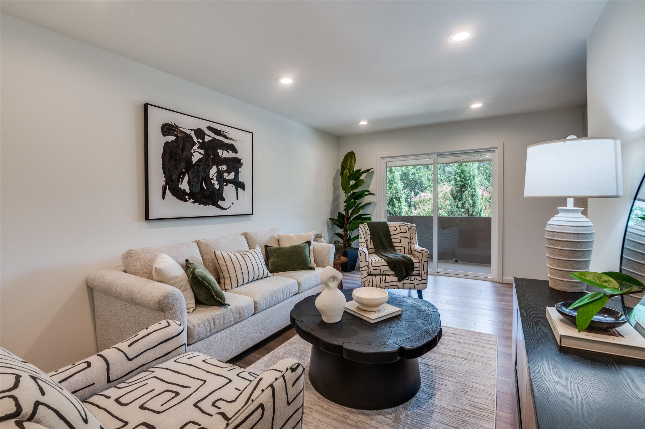 3919 Holland Avenue 203