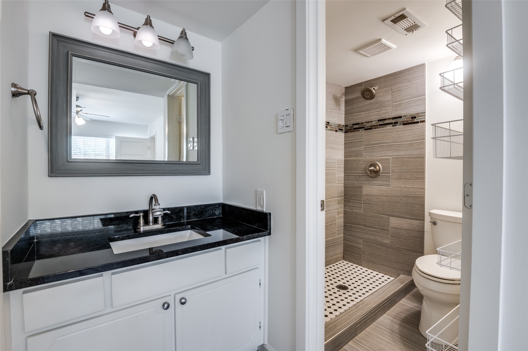 3919 Holland Avenue 203