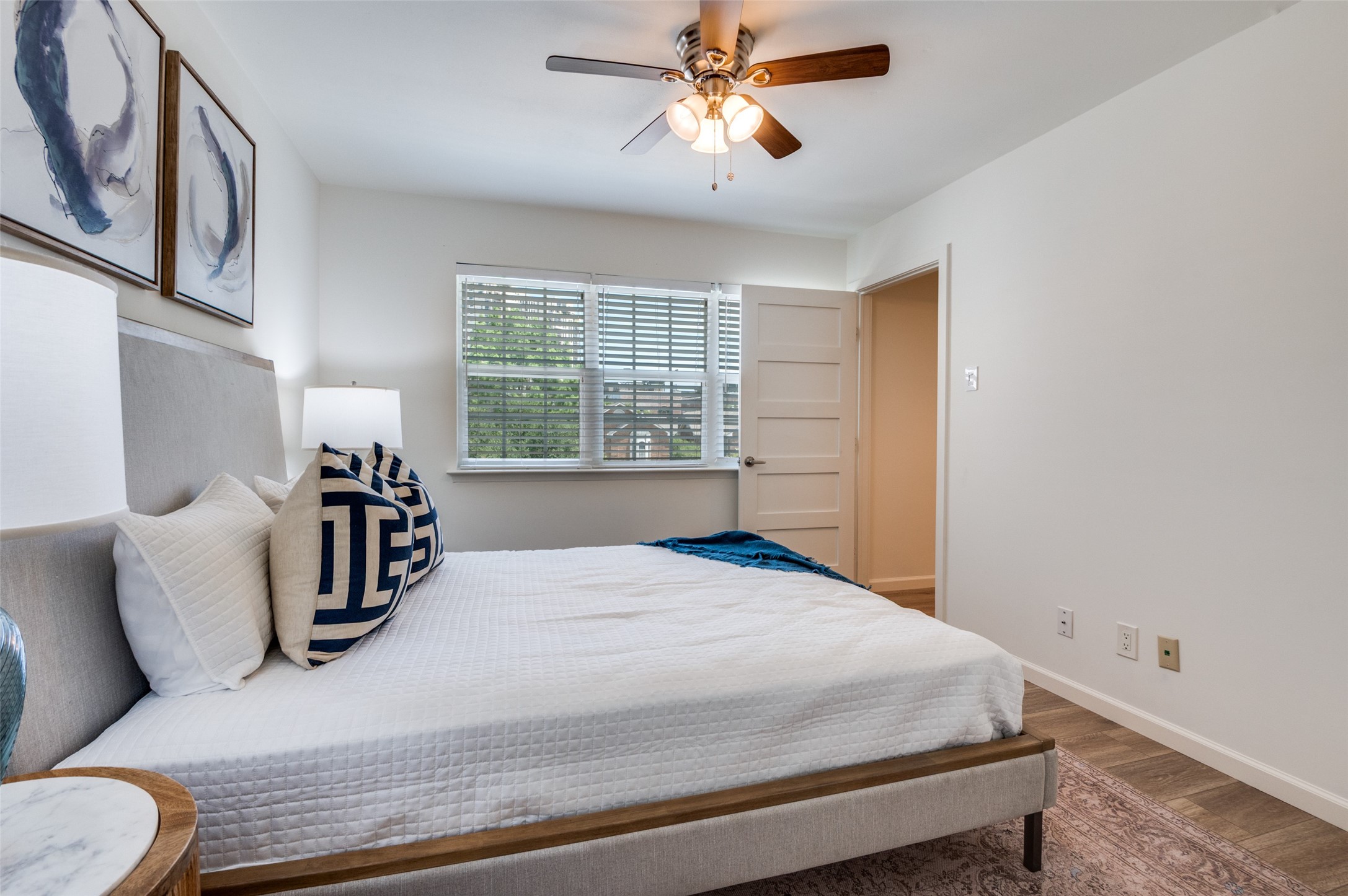 3919 Holland Avenue 203