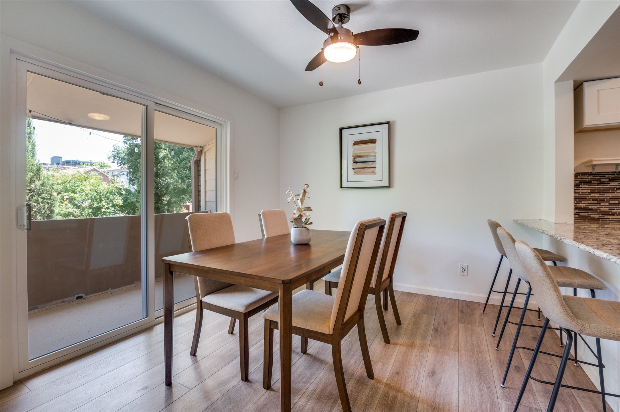 3919 Holland Avenue 203