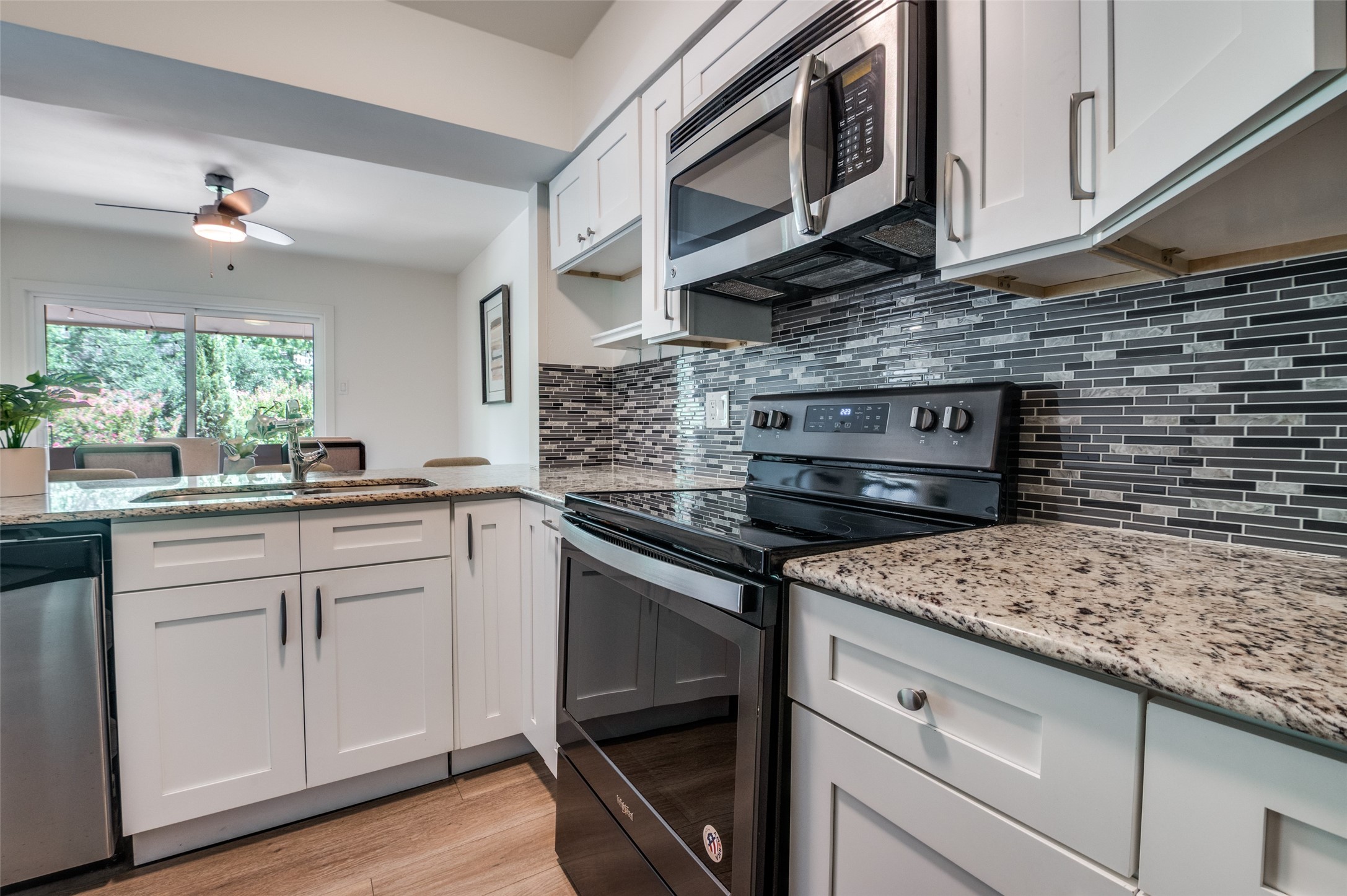 3919 Holland Avenue 203