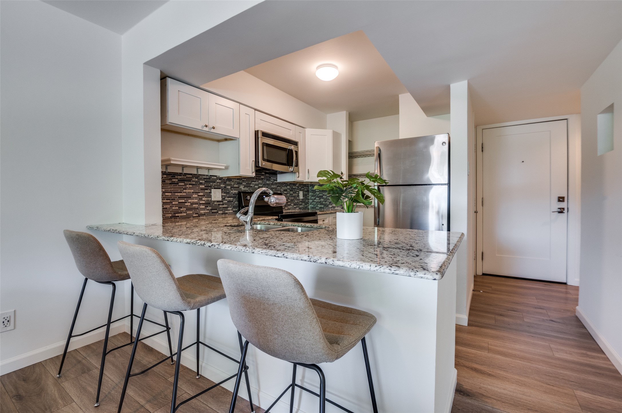 3919 Holland Avenue 203