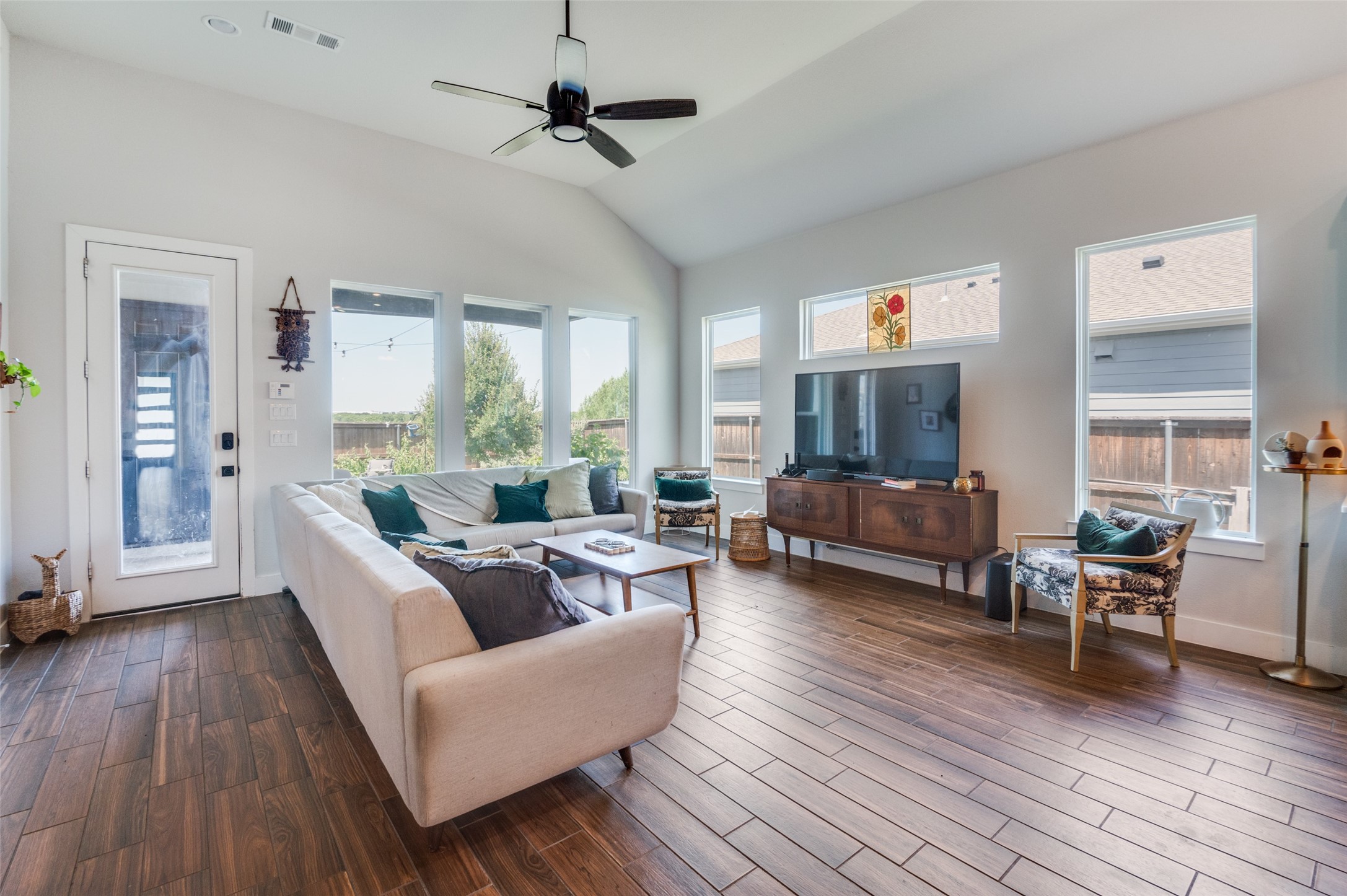 8709 Homestead Boulevard