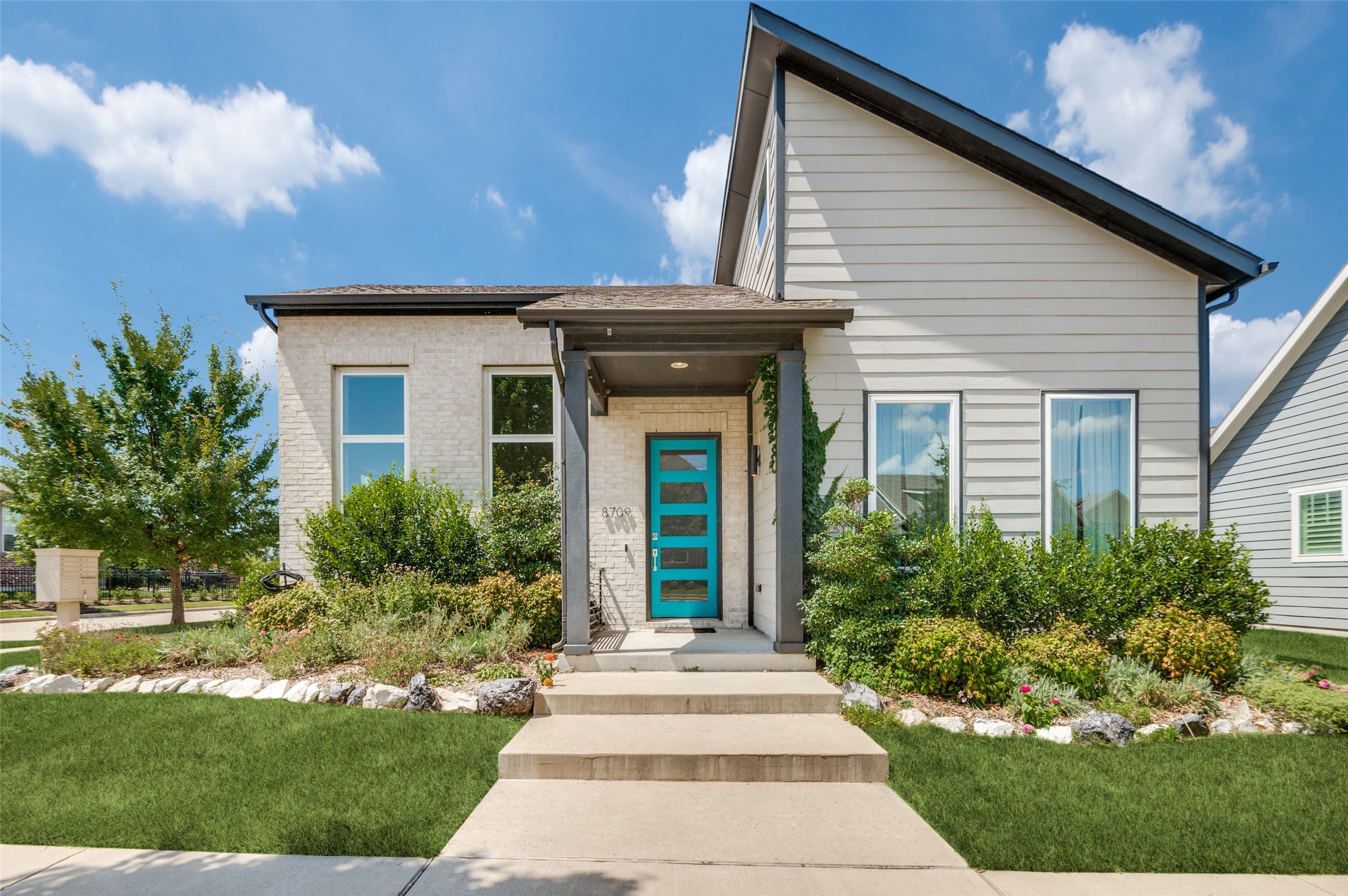 8709 Homestead Boulevard